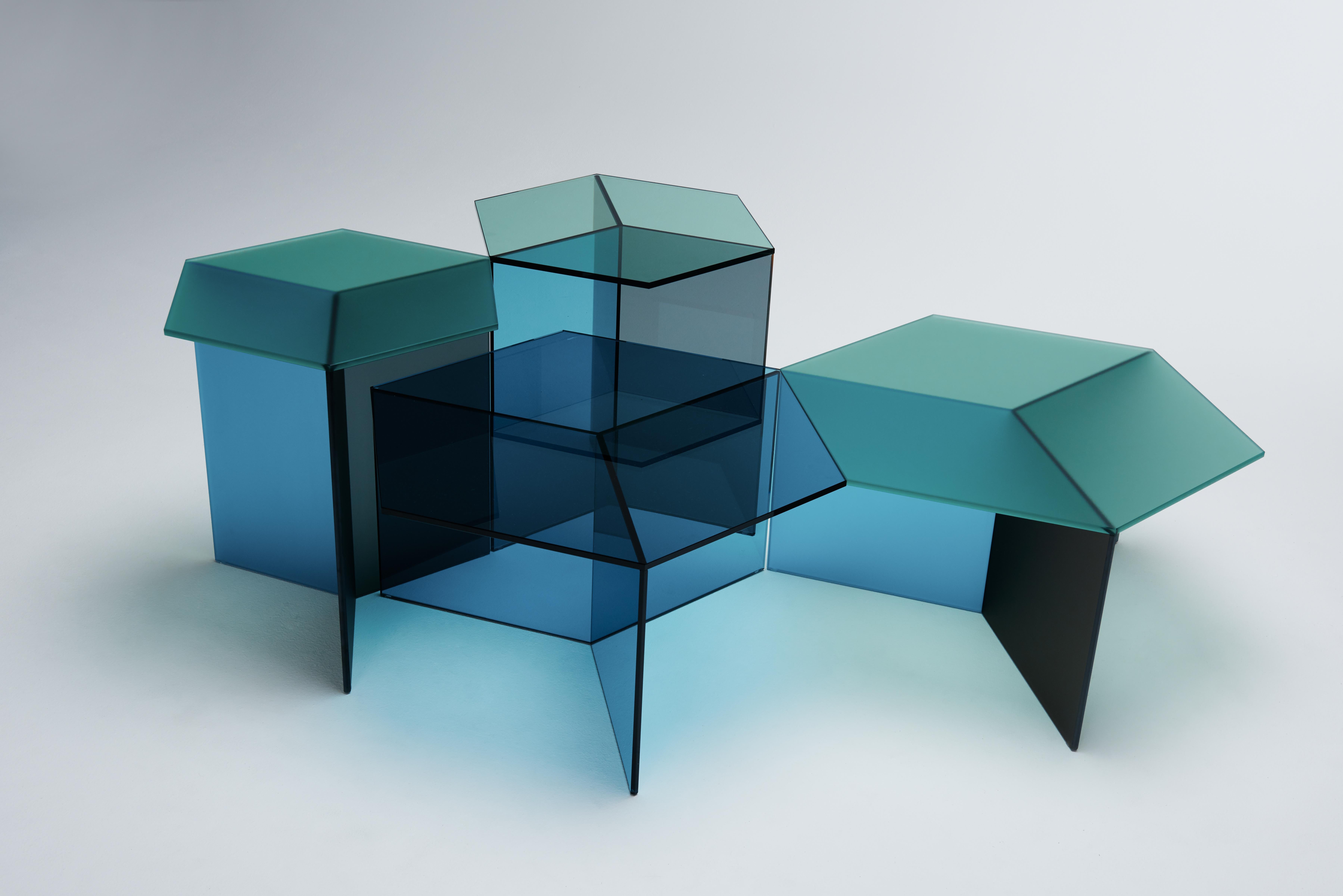 Quadratischer 70 cm Couchtisch Isom aus klarem Glas in Blau, Sebastian Scherer Neo/Craft im Angebot 6