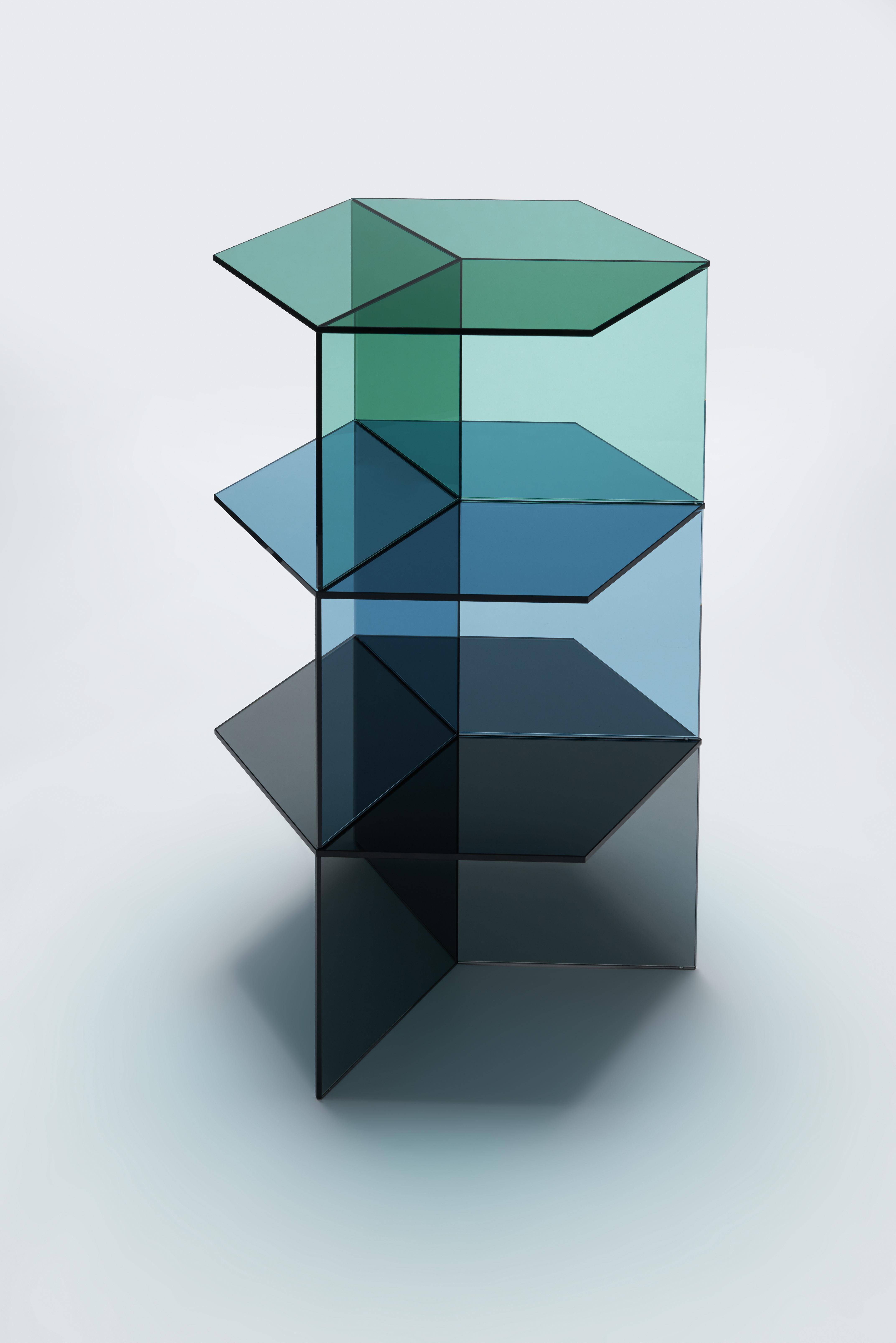 Quadratischer 70 cm Couchtisch Isom aus klarem Glas in Grün, Sebastian Scherer Neo/Craft im Angebot 3