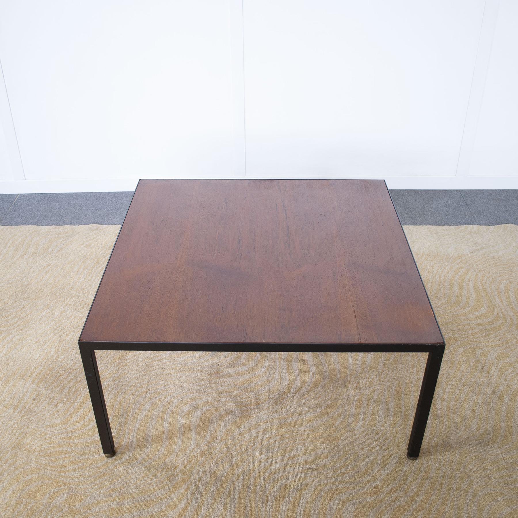 Coffee Table Italian Midcentury from the Sixties For Sale 1