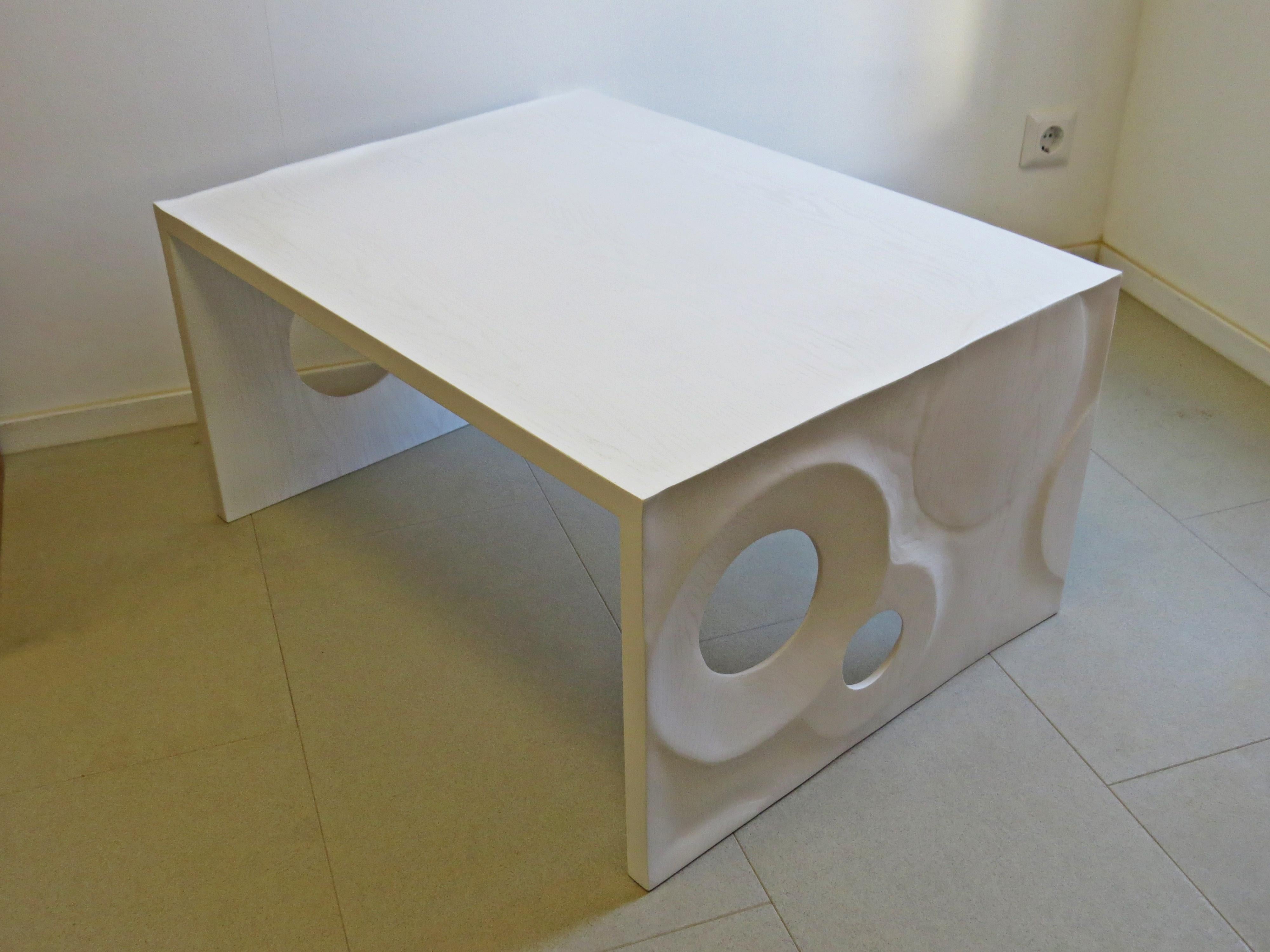Arts and Crafts Table basse « cercles » en bois massif, fabriquée à la main en Allemagne en vente