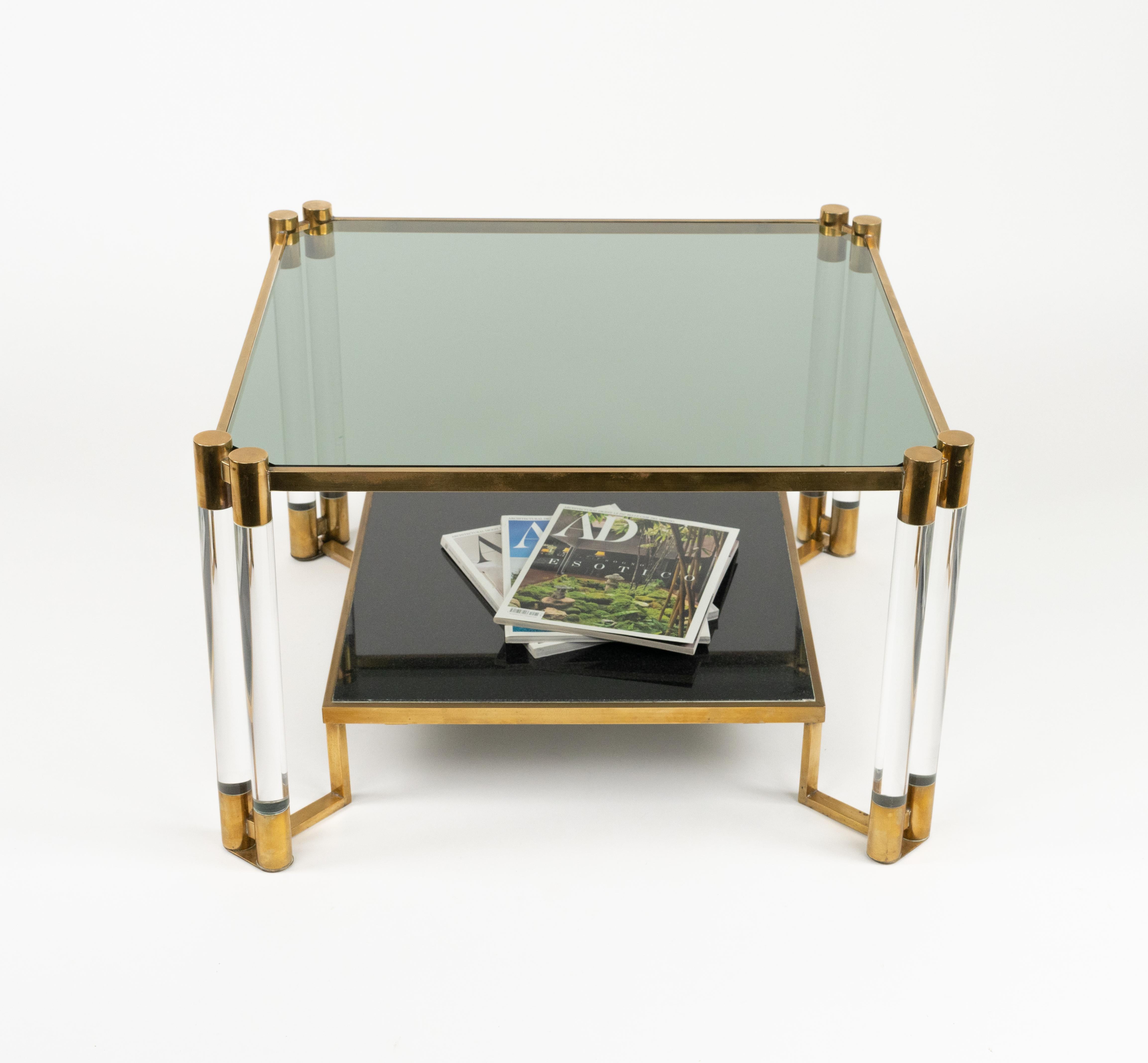 Table basse en lucite, laiton, céramique et verre fumé Style Charles Hollis Jones en vente 8
