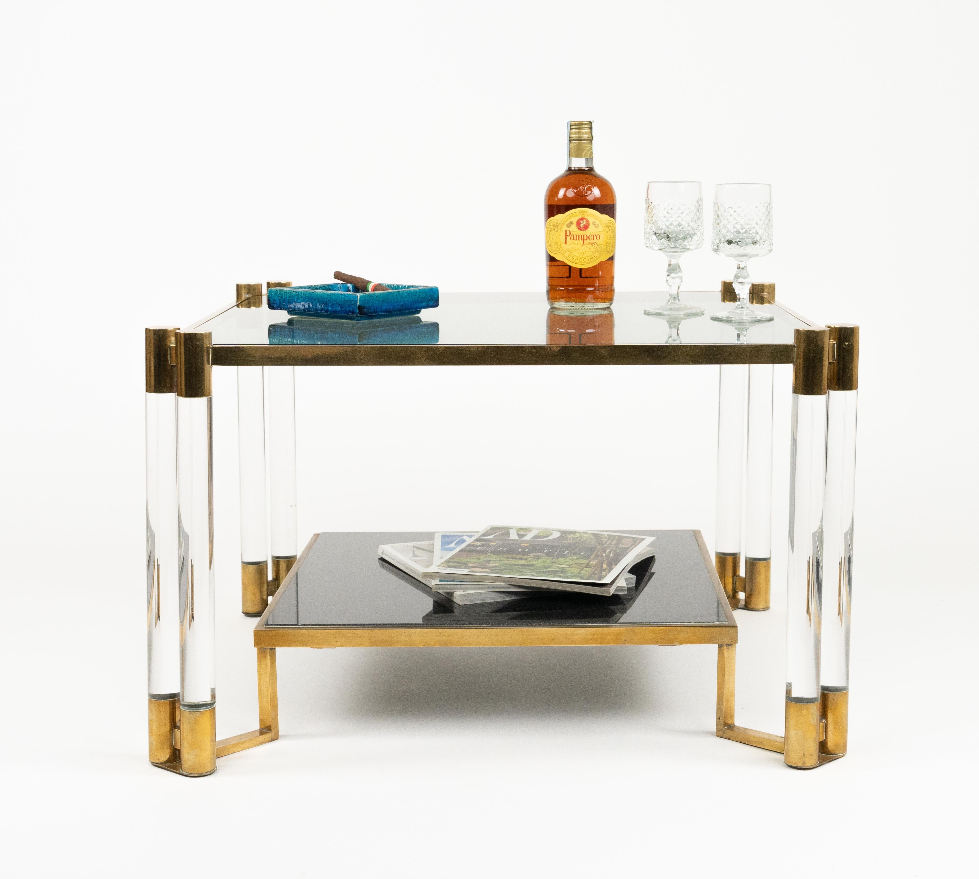 Table basse en lucite, laiton, céramique et verre fumé Style Charles Hollis Jones en vente 10