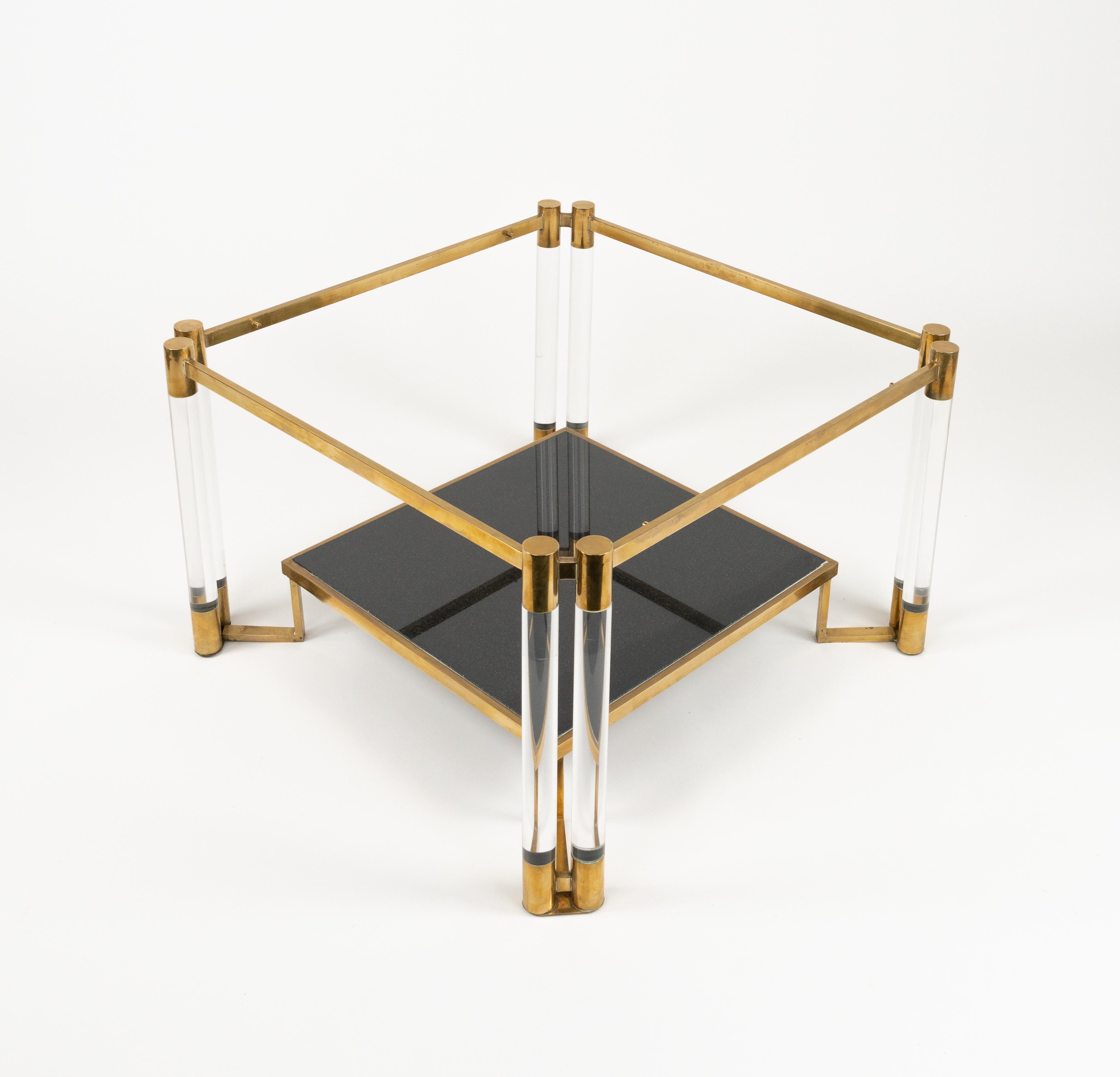 Table basse en lucite, laiton, céramique et verre fumé Style Charles Hollis Jones en vente 11