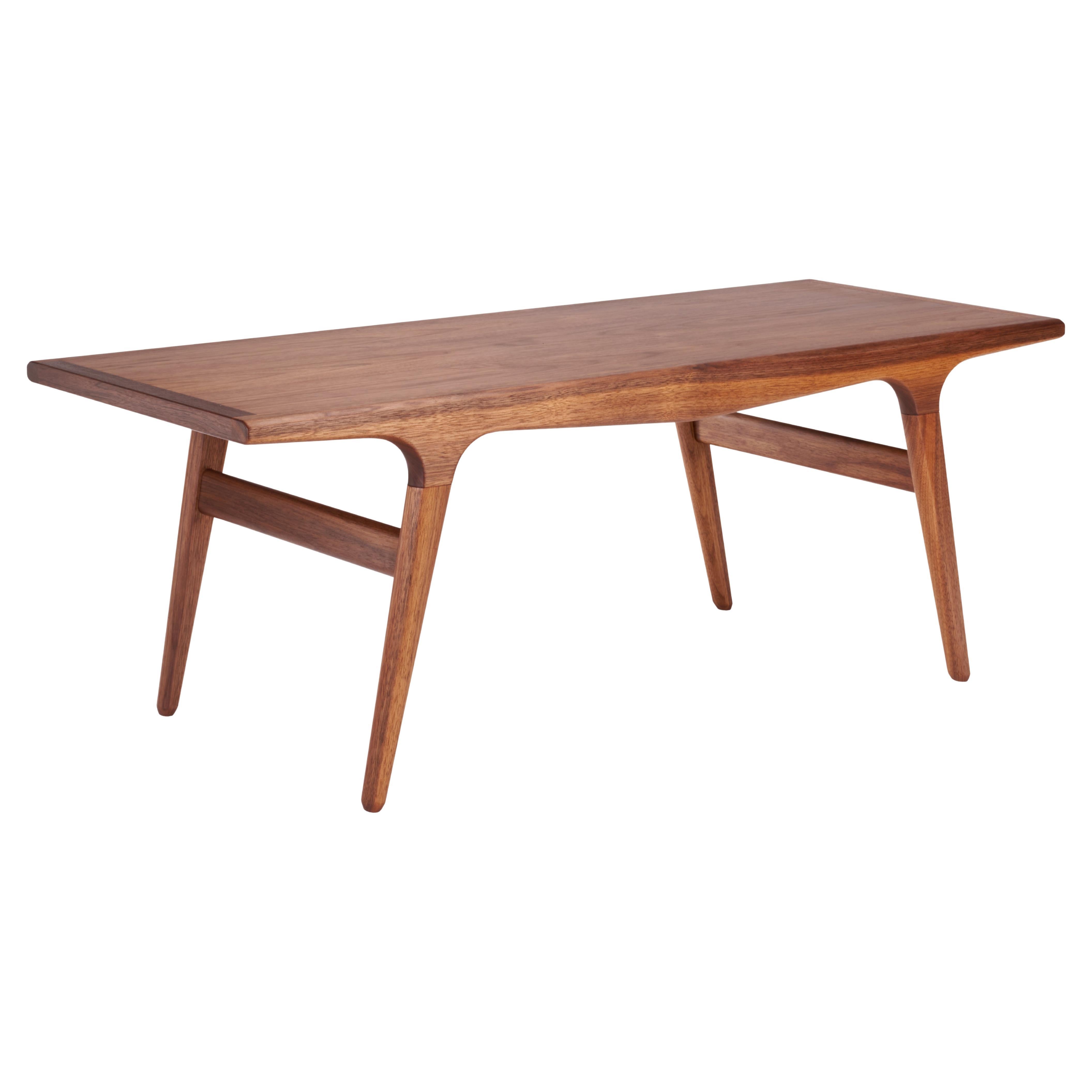 Coffee table made in american walnut For Sale at 1stDibs