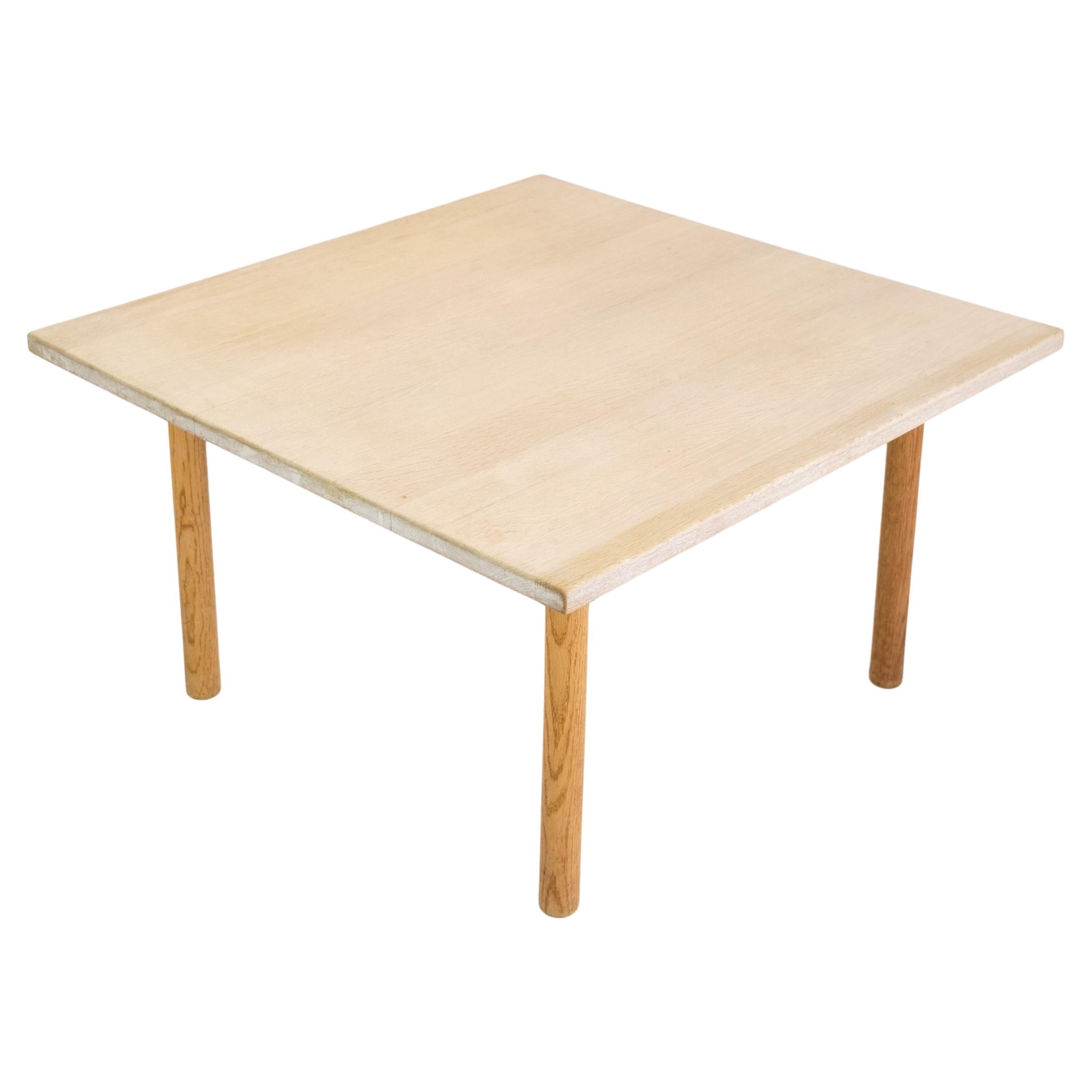 Couchtisch aus heller Eiche von Hans J. Wegner für Andreas Tuck aus den 1960er Jahren