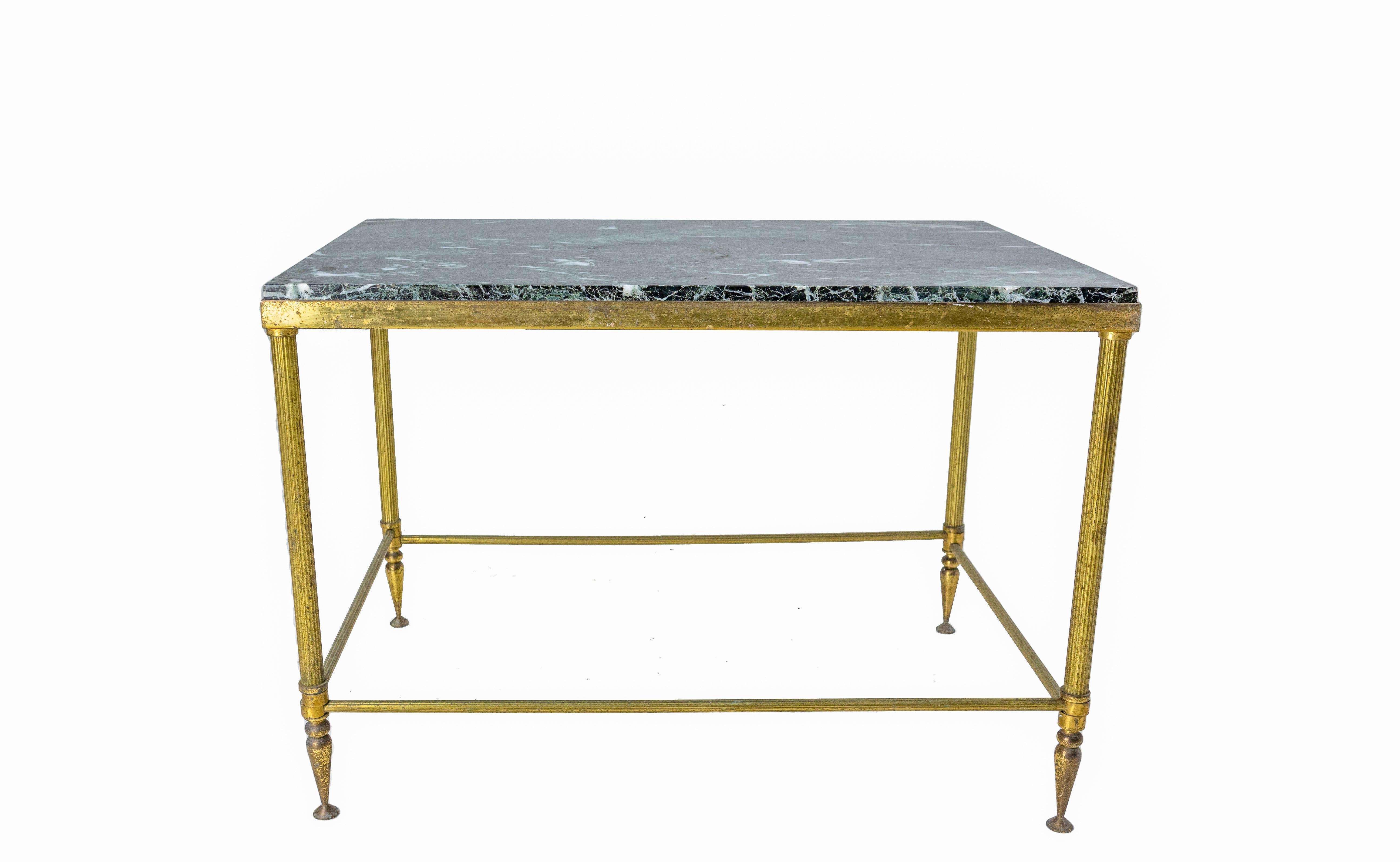 Coffee table Maison Jansen
Original black marble
Classic gilt brass Louis XVI style base
Good vintage condition for its age with characterful patina.

Shipping:
L60,50 P40,5 H42,5 18,5 KG.


