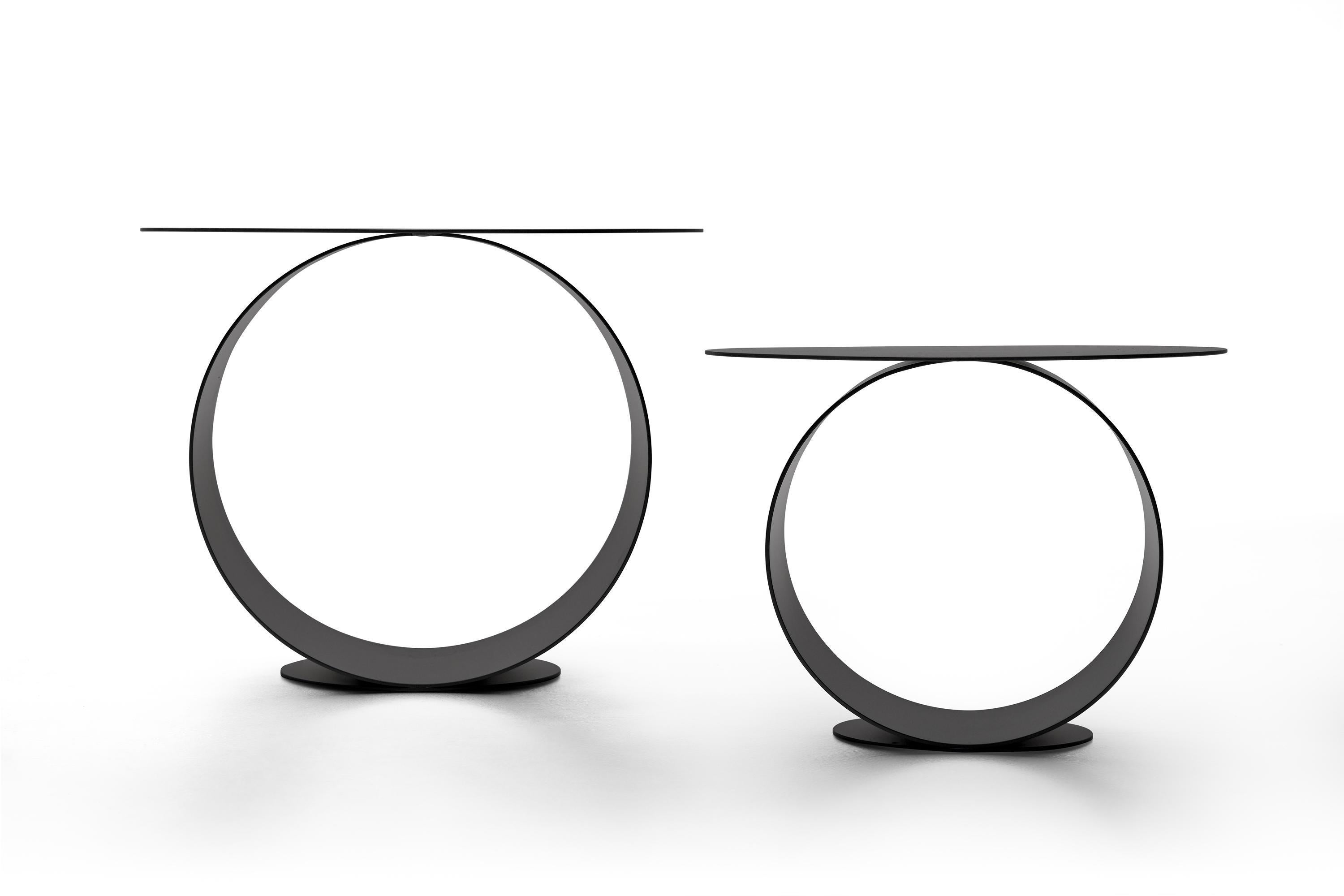 MDF Italia - Método de mesa baja
Diseño: Leonardo Talarico

La mesa Metodo, diseñada por Leonardo Talarico para MDF Italia, es una clase magistral de minimalismo puro: líneas limpias, proporciones precisas y una forma esencial que transforma la