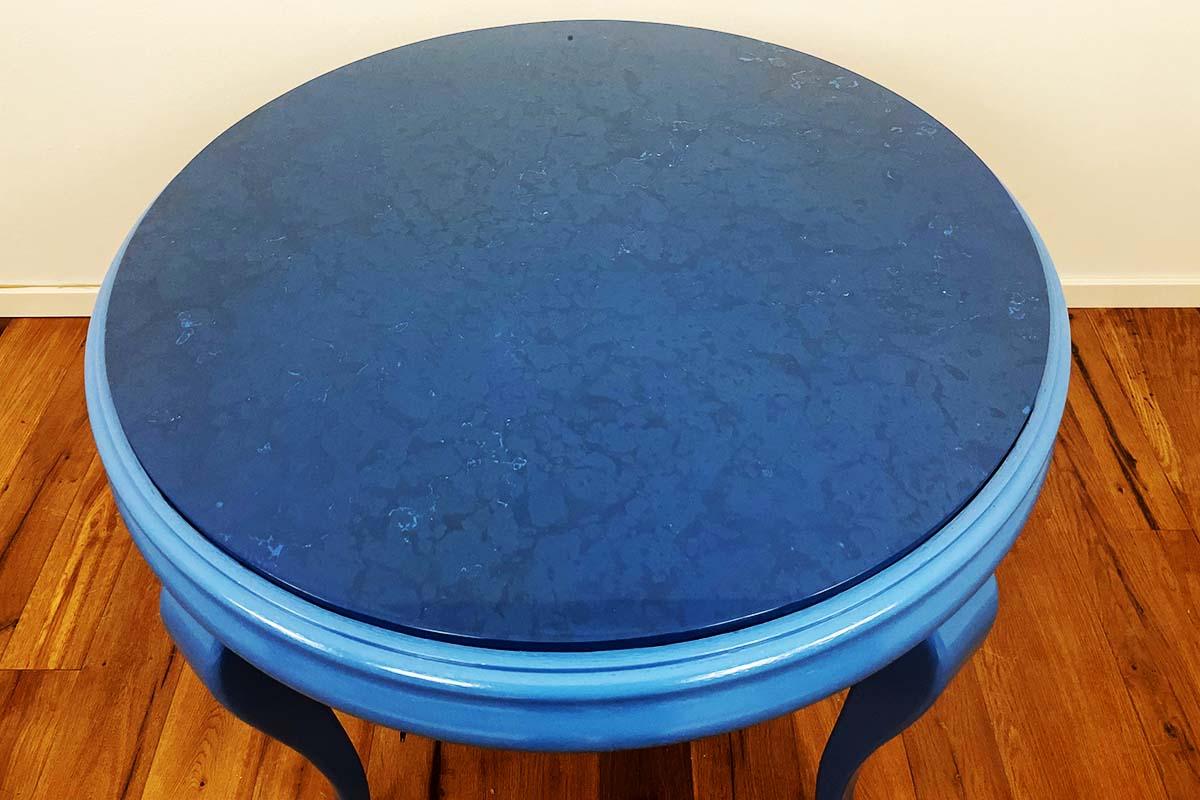 Coffee table made of solid oak and marble from around the 1960s from Germany. The table is painted in a delicate blue and is in good condition.

Height: 70cm
Width: 60cm
Depth: 60cm