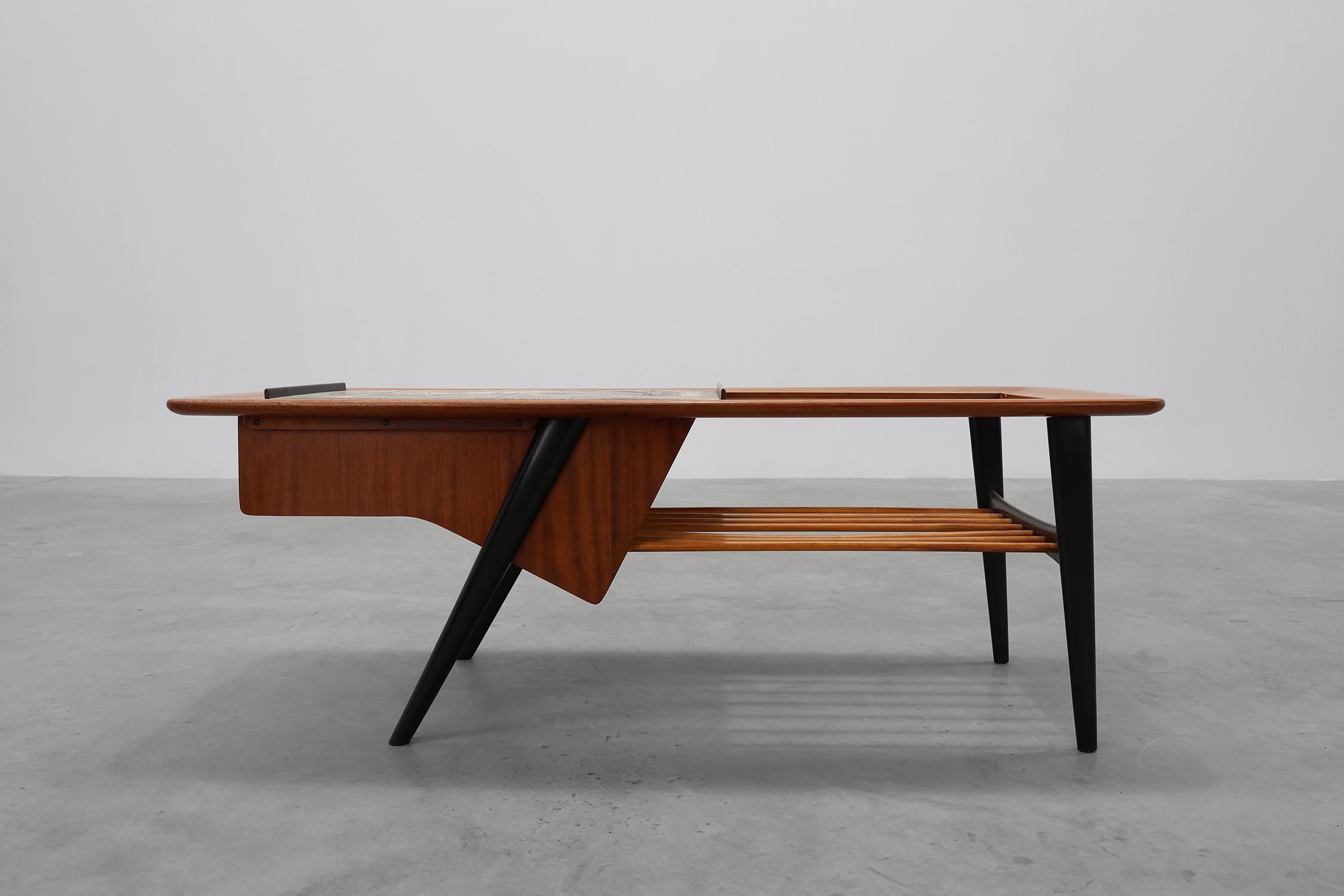 Tavolino da caffè modello 210, in legno di teak e ceramica, di Alfred Hendrickx, Belform in vendita 3