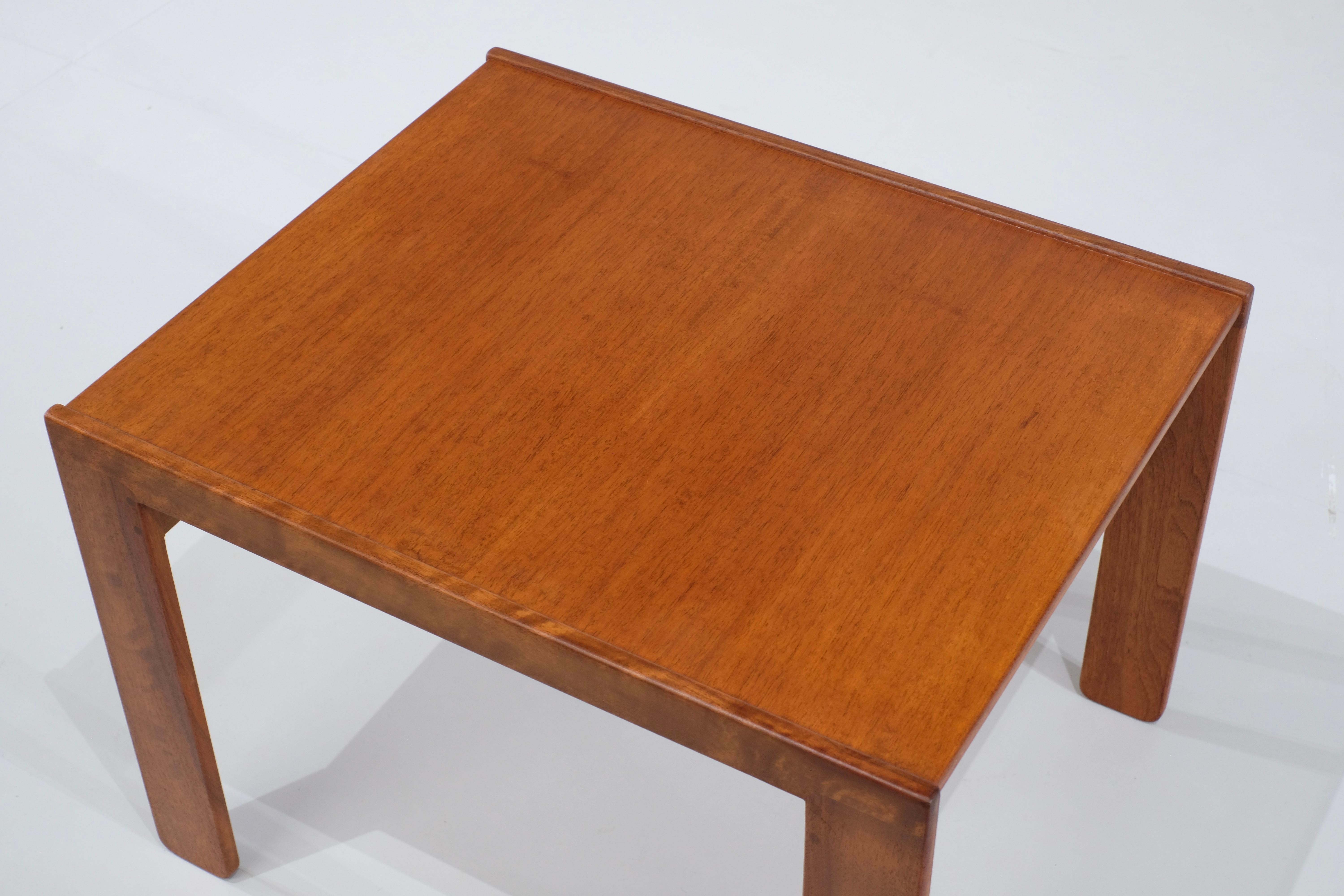 Coffee Table Model 