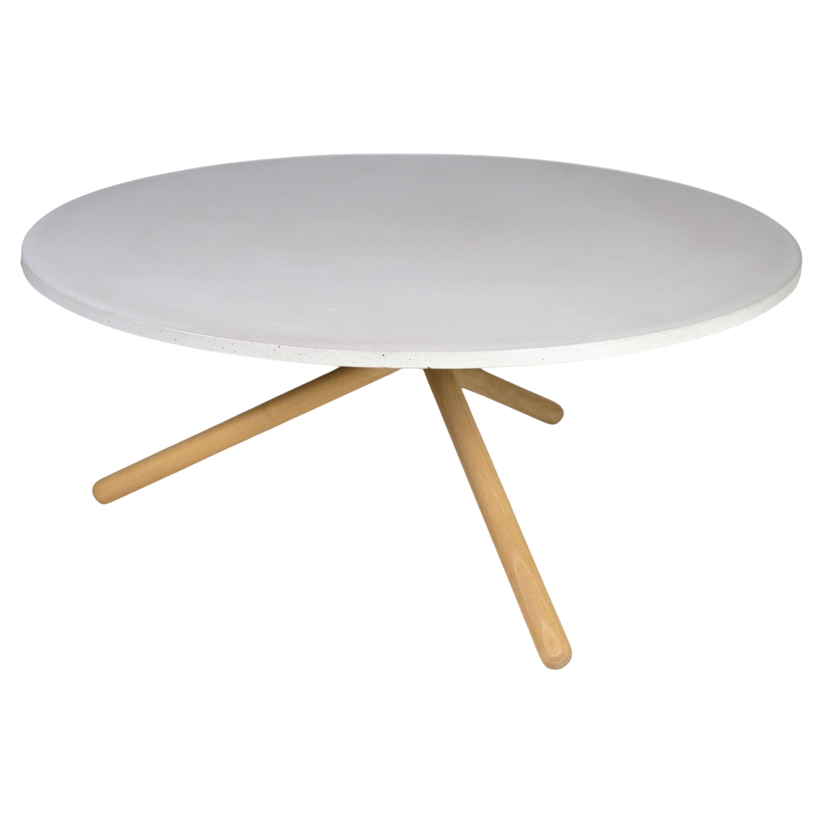 Table basse, modèle Bertha, chêne et béton, mobilier Eberhart, 2017