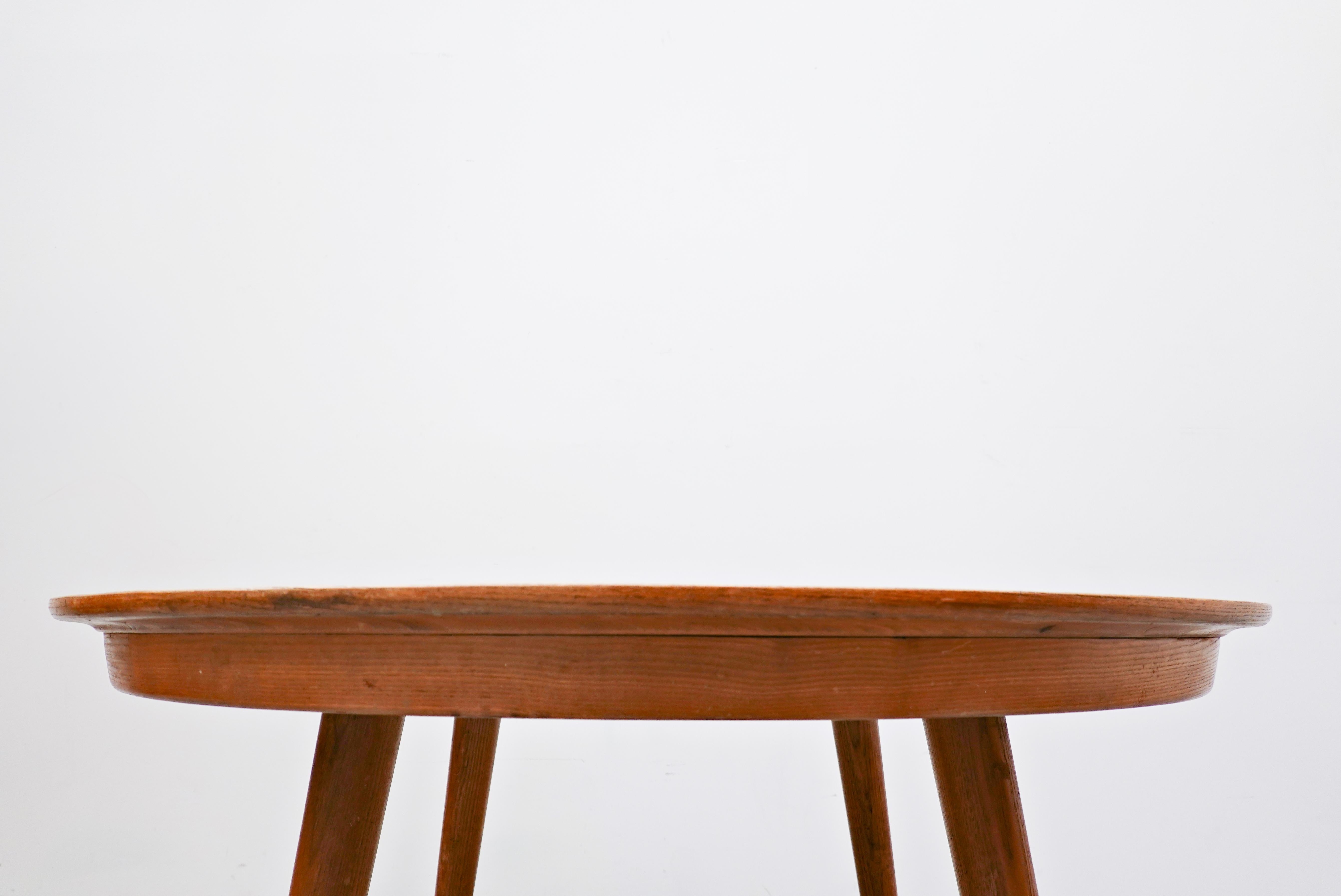 Wood Mid-Century Modern Coffee Table Model 