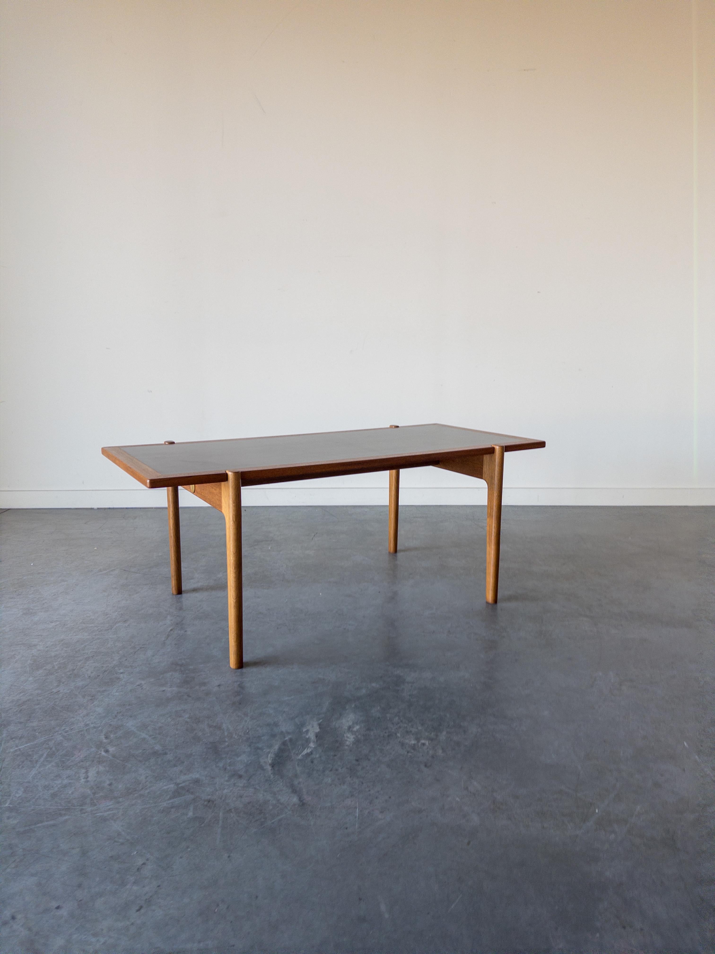 Rare table basse des années 1950 