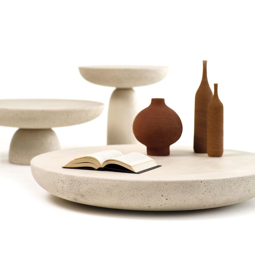 Italian Table basse Mogg Olo 30 - béton ivoire - design Antonio Facco en vente