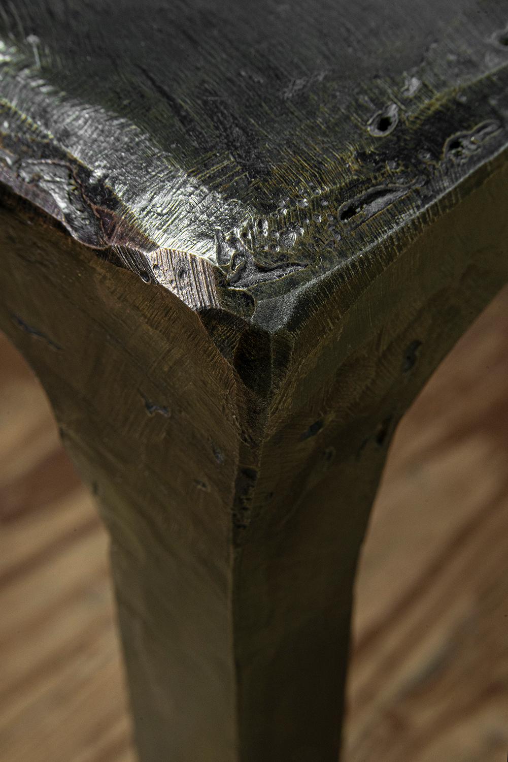 Acier Table basse monumentale moderne en acier noirci, géométrique et faite à la main, grande taille, cirée en vente