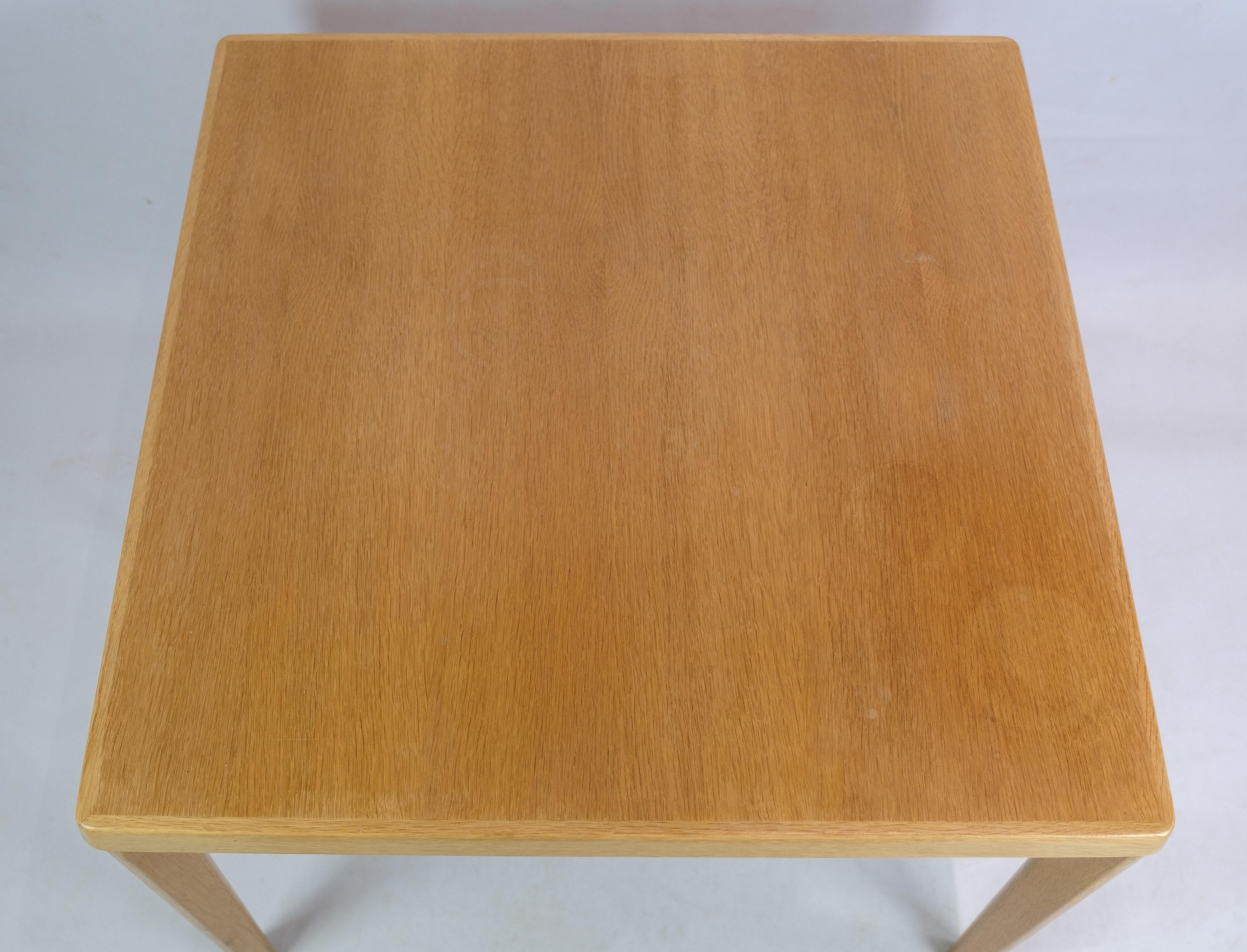 Coffee Table, Oak, Henning Kjærnulf, Vejle Chairs and Furniture Factory, 1960s In Good Condition For Sale In Lejre, DK