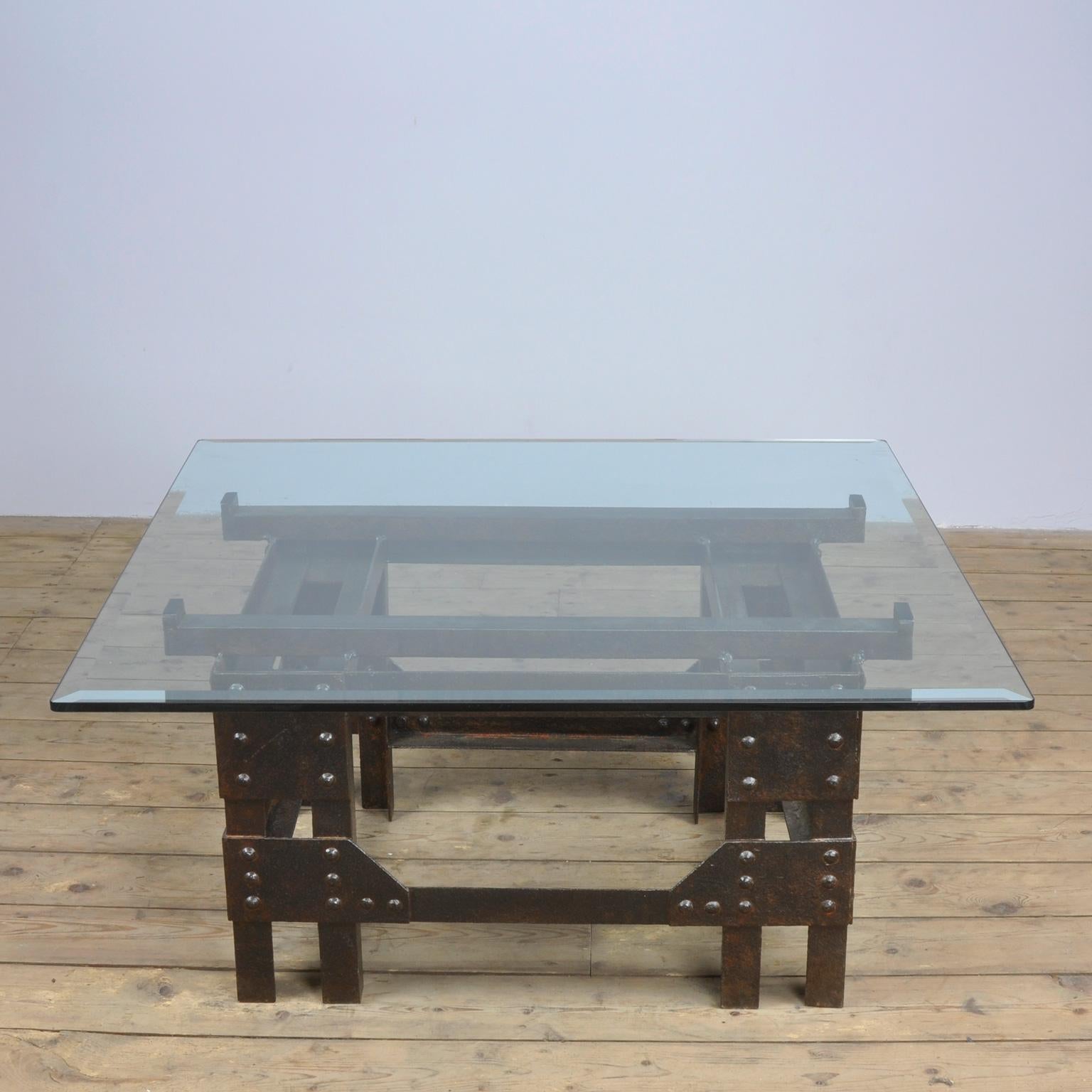 Coffee Table of Cast Iron and Glass For Sale 4