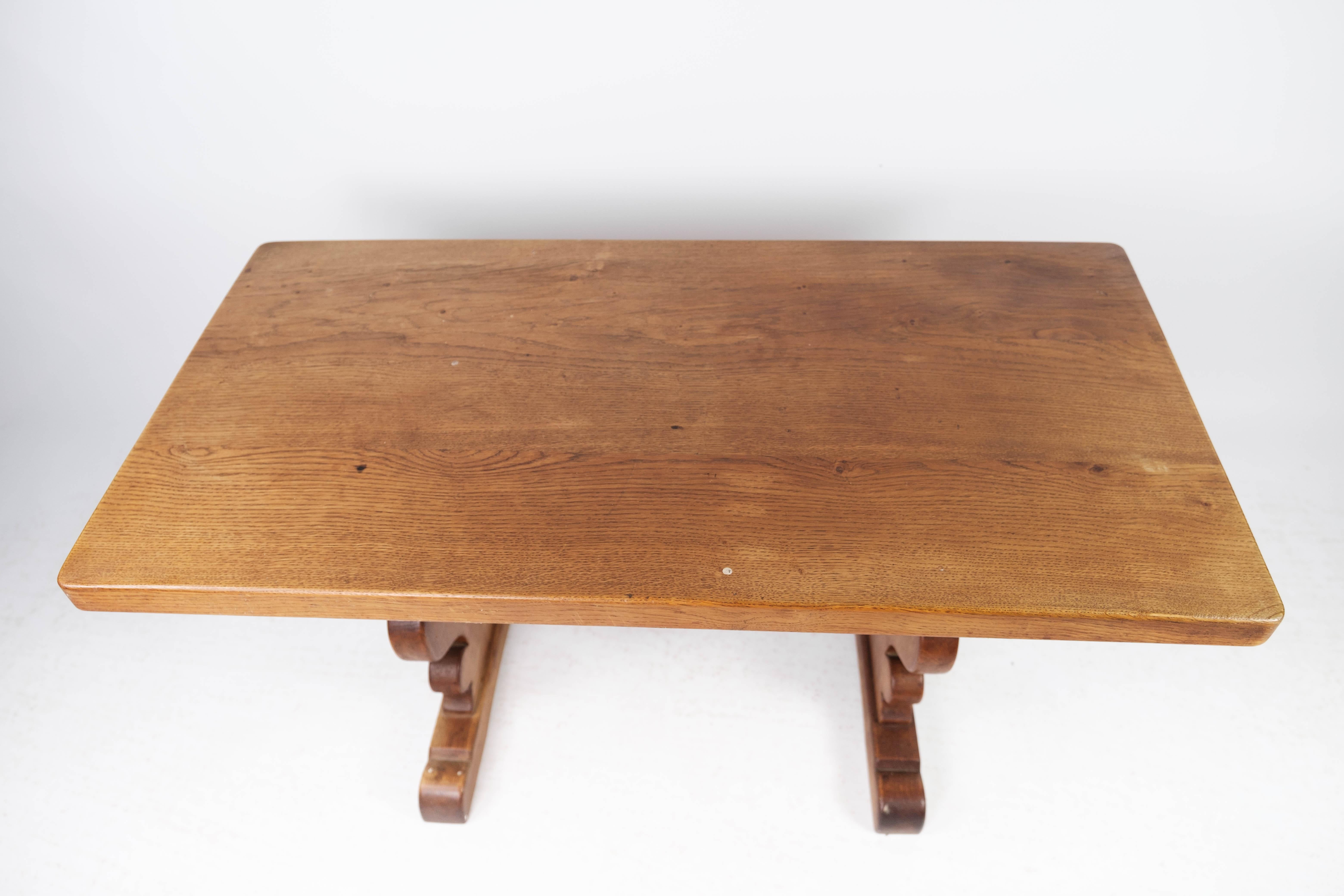 Late 20th Century Coffee Table of Oak, and in Great Vintage Condition from the 1970s