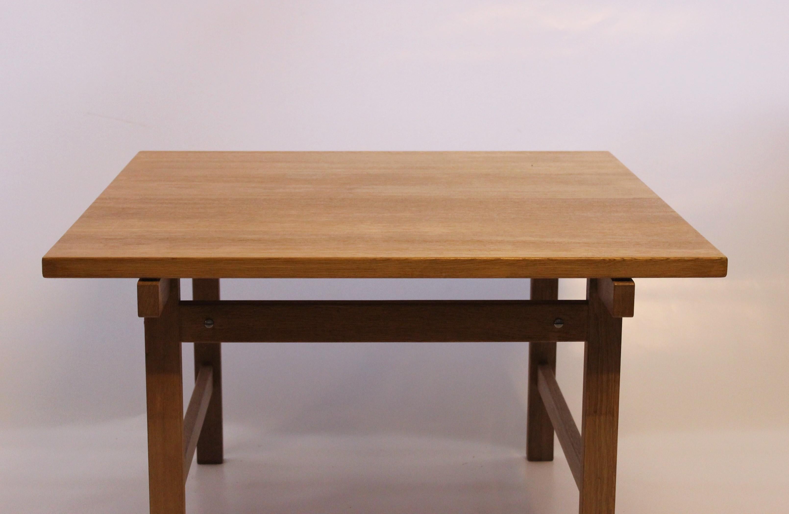 Scandinave moderne Table basse en chêne conçue par Hans J. Wegner et PP Furniture, années 1960 en vente