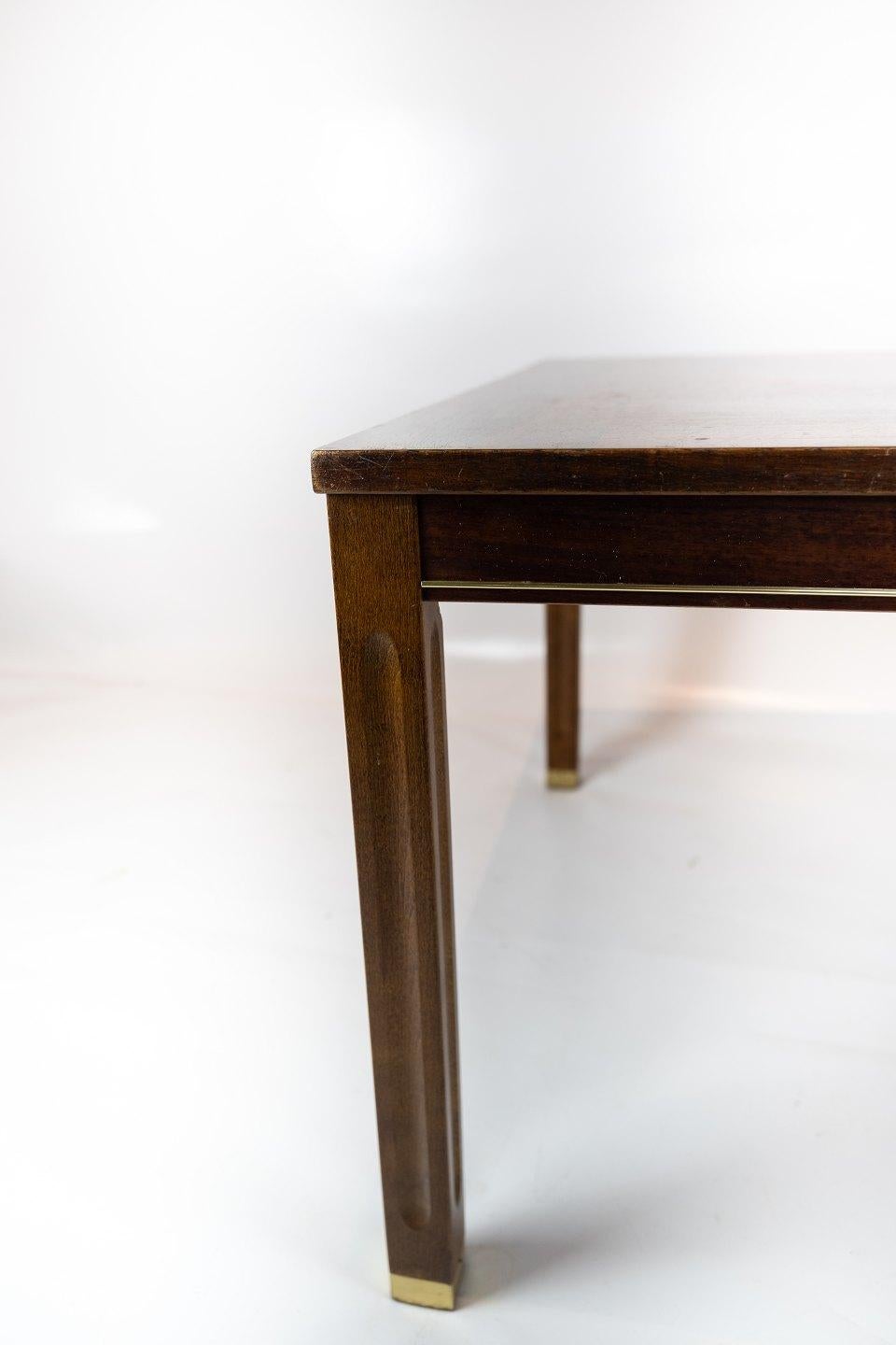 Coffee table of rosewood of Danish design from the 1960s. The table is in great vintage condition.
  