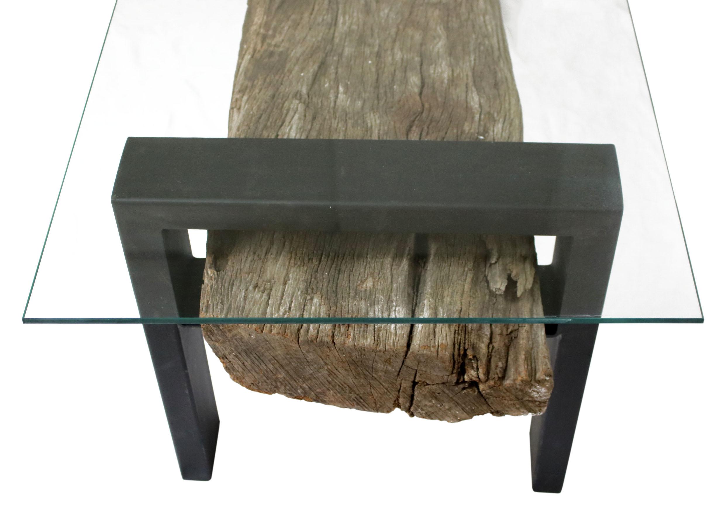 Autrichien Table basse  - Exemplaire unique, fabriqué à partir d'une bûche de bois et de métal en vente