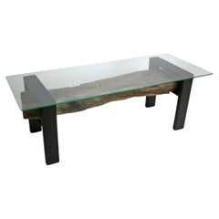 Table basse  - Exemplaire unique, fabriqué à partir d'une bûche de bois et de métal