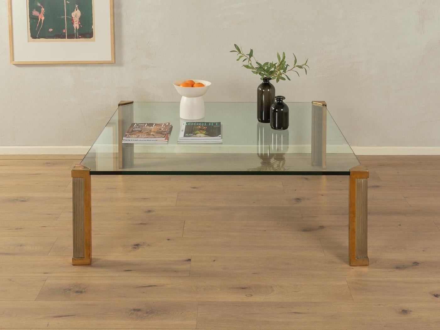 Mid-Century Modern Table basse Peter Ghyczy, 132 x 132 cm en vente