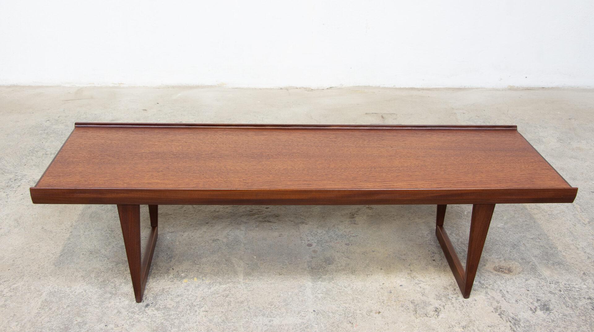 Couchtisch Peter Løvig Nielsen, 1964 im Zustand „Gut“ im Angebot in LYON, FR