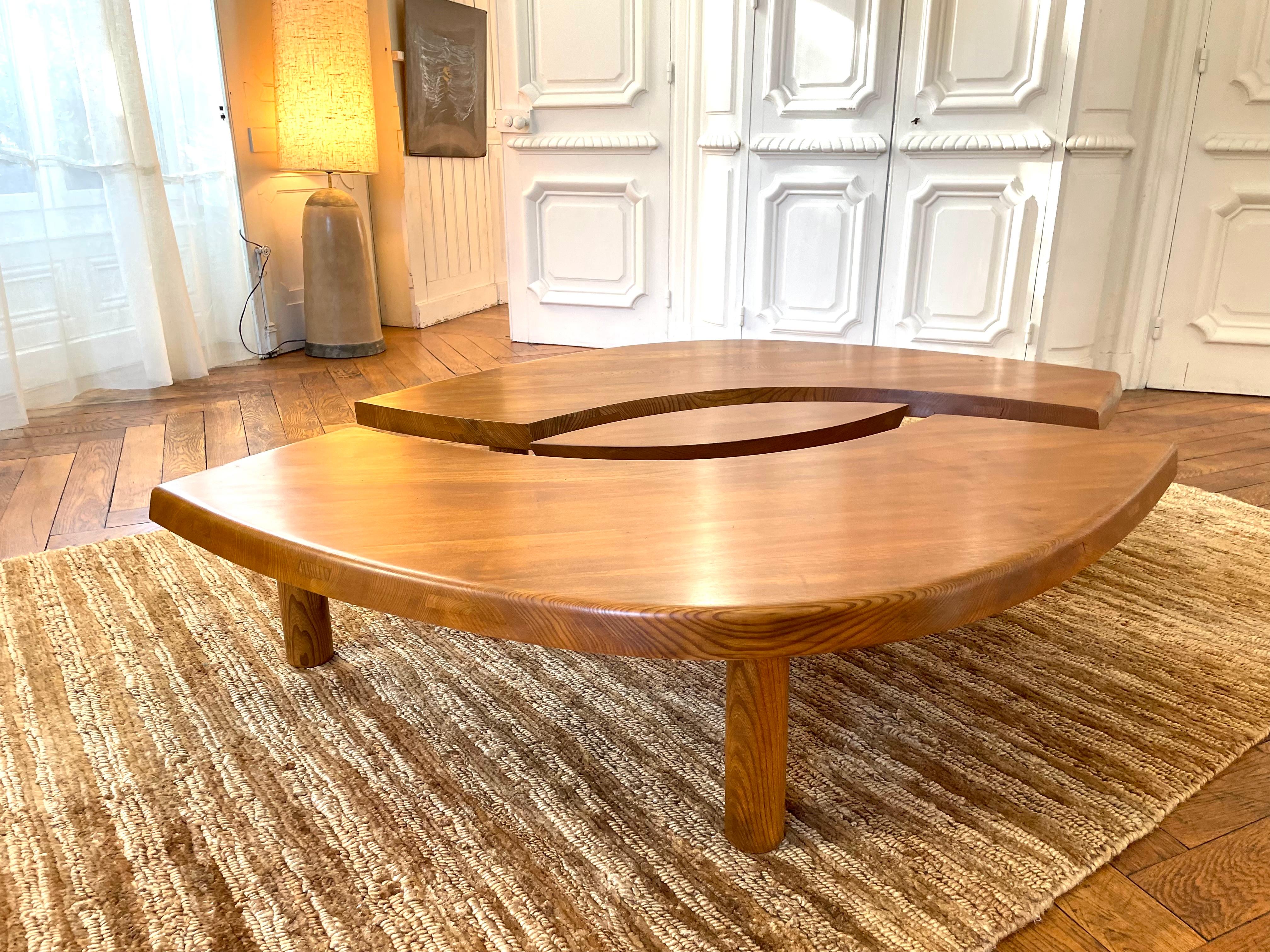 Coffee table model T 22 S French solid elm By. Pierre Chapo workshops In Gordes ( Vaucluse France) And 1 first édition 1972. 
Measures: H 34 cm, L 175 cm, P 126 cm. Bel state Of use.