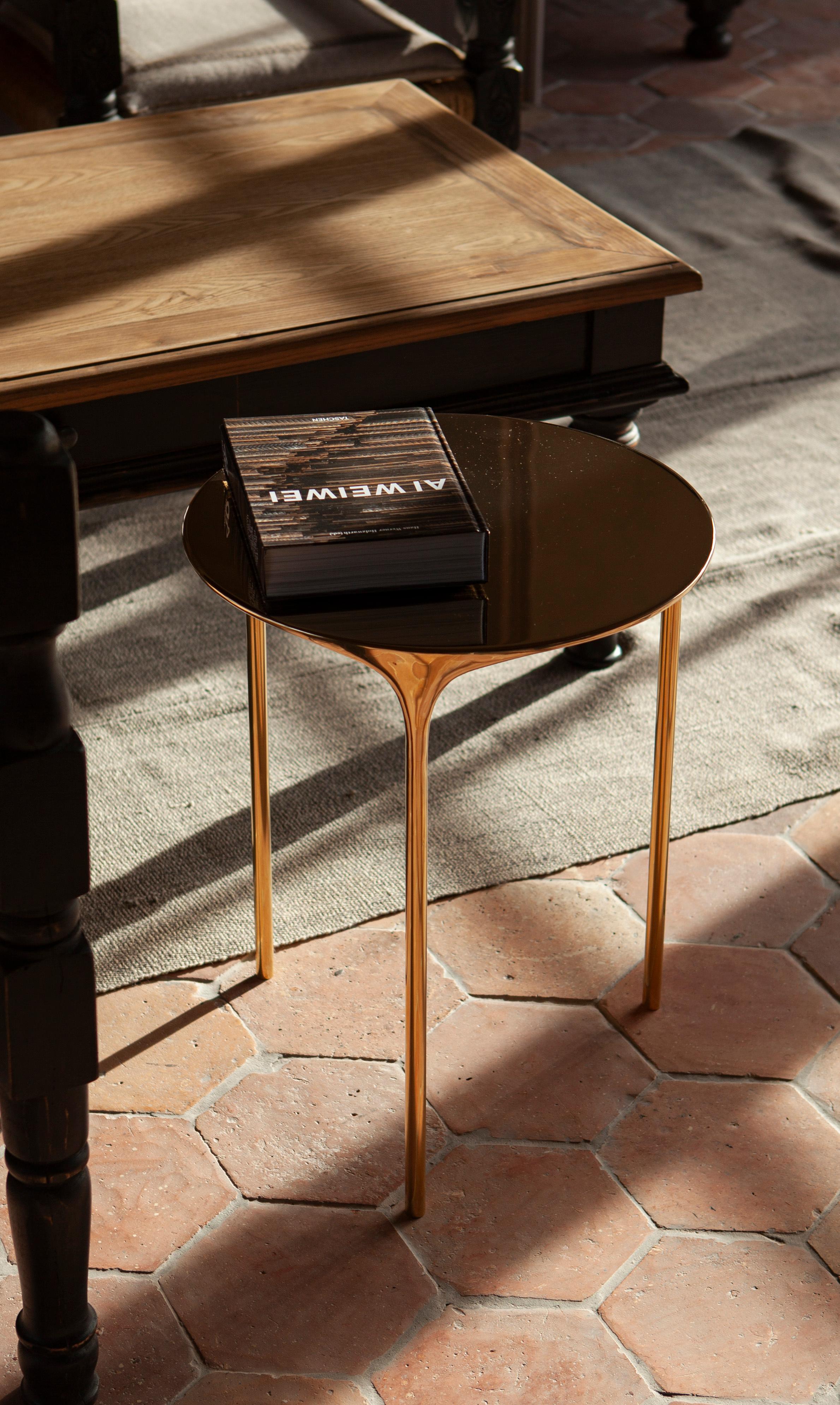 UNISM - Table basse - Laiton poli Neuf - En vente à Warszawa, PL