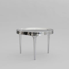 Table basse, fonte d'aluminium poli et chrome, travail contemporain.