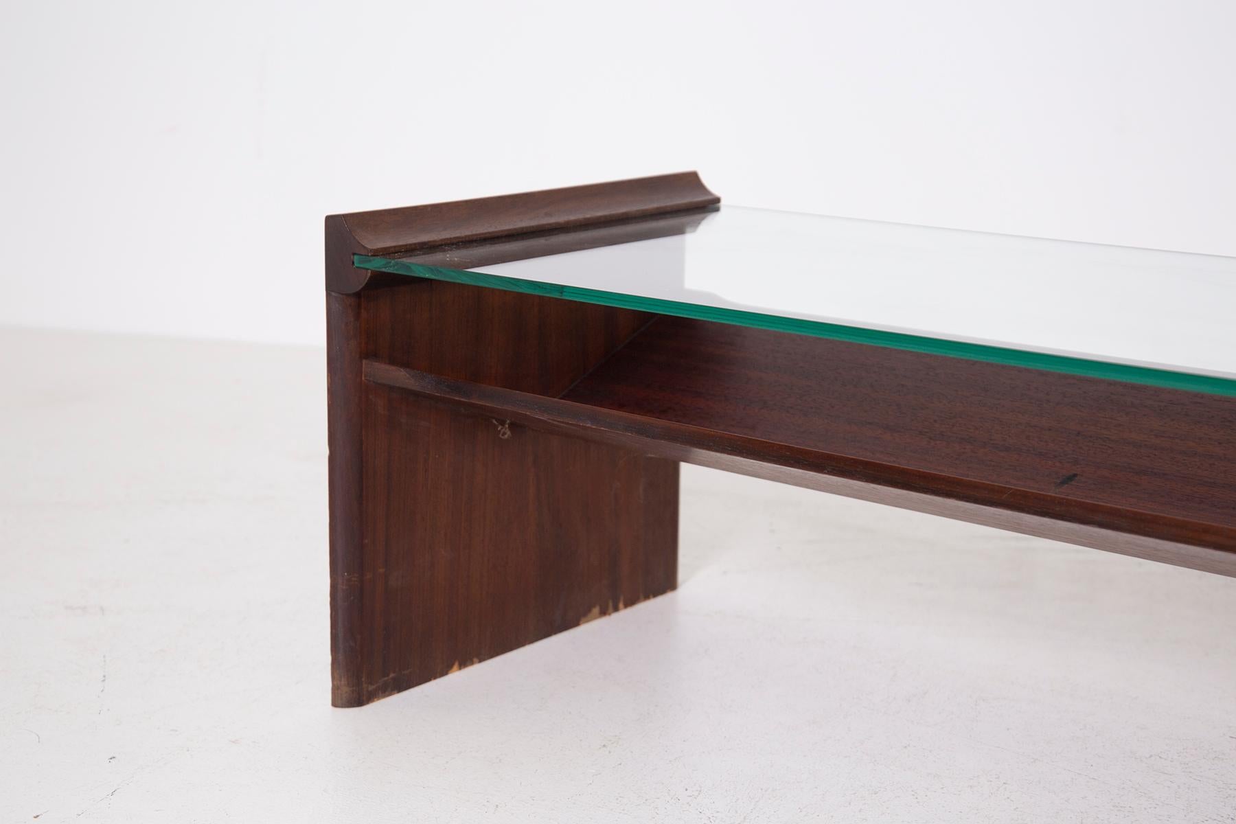 Table basse produite par Gavina dans les années 1960, conçue par Kazuhide Takahama, modèle 