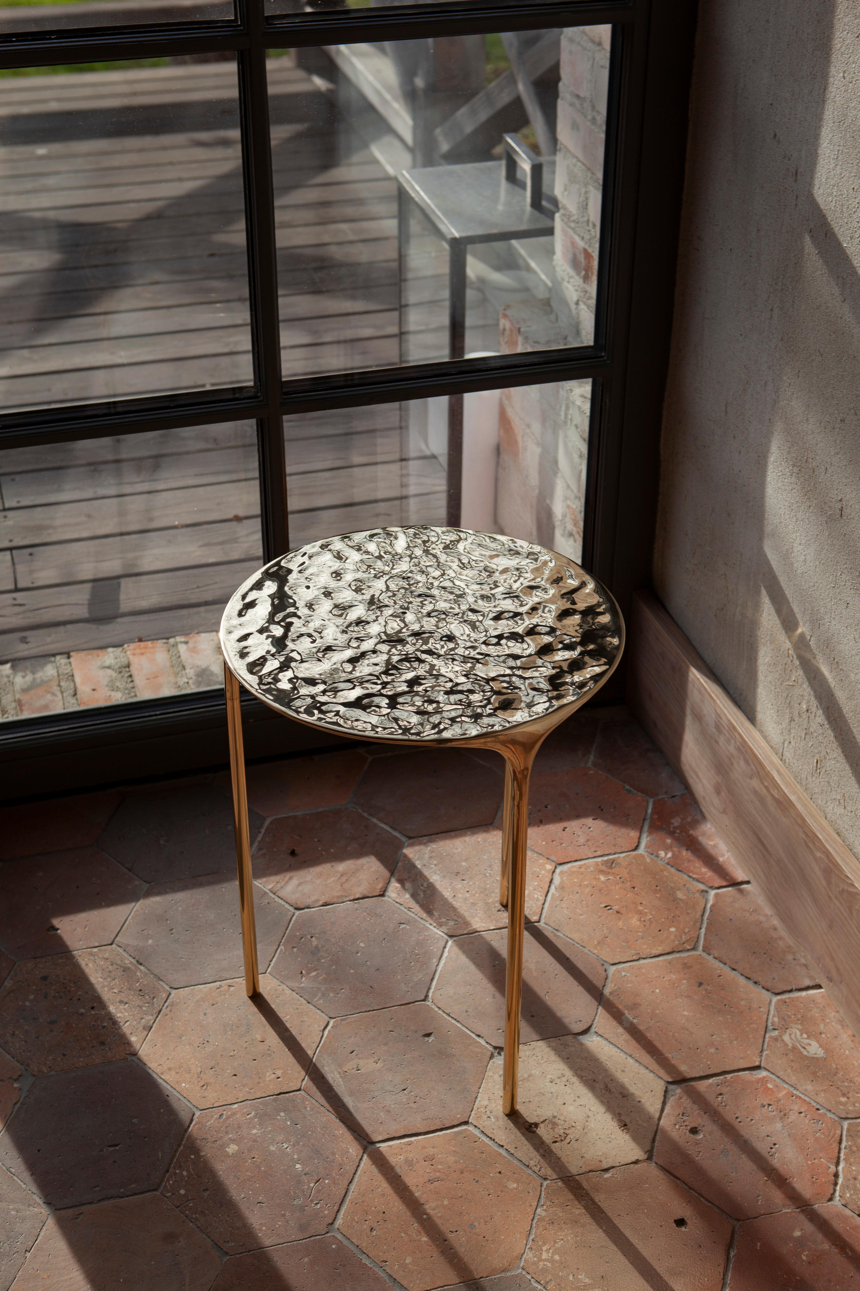 Moderne Table basse - Rippled Brass en vente