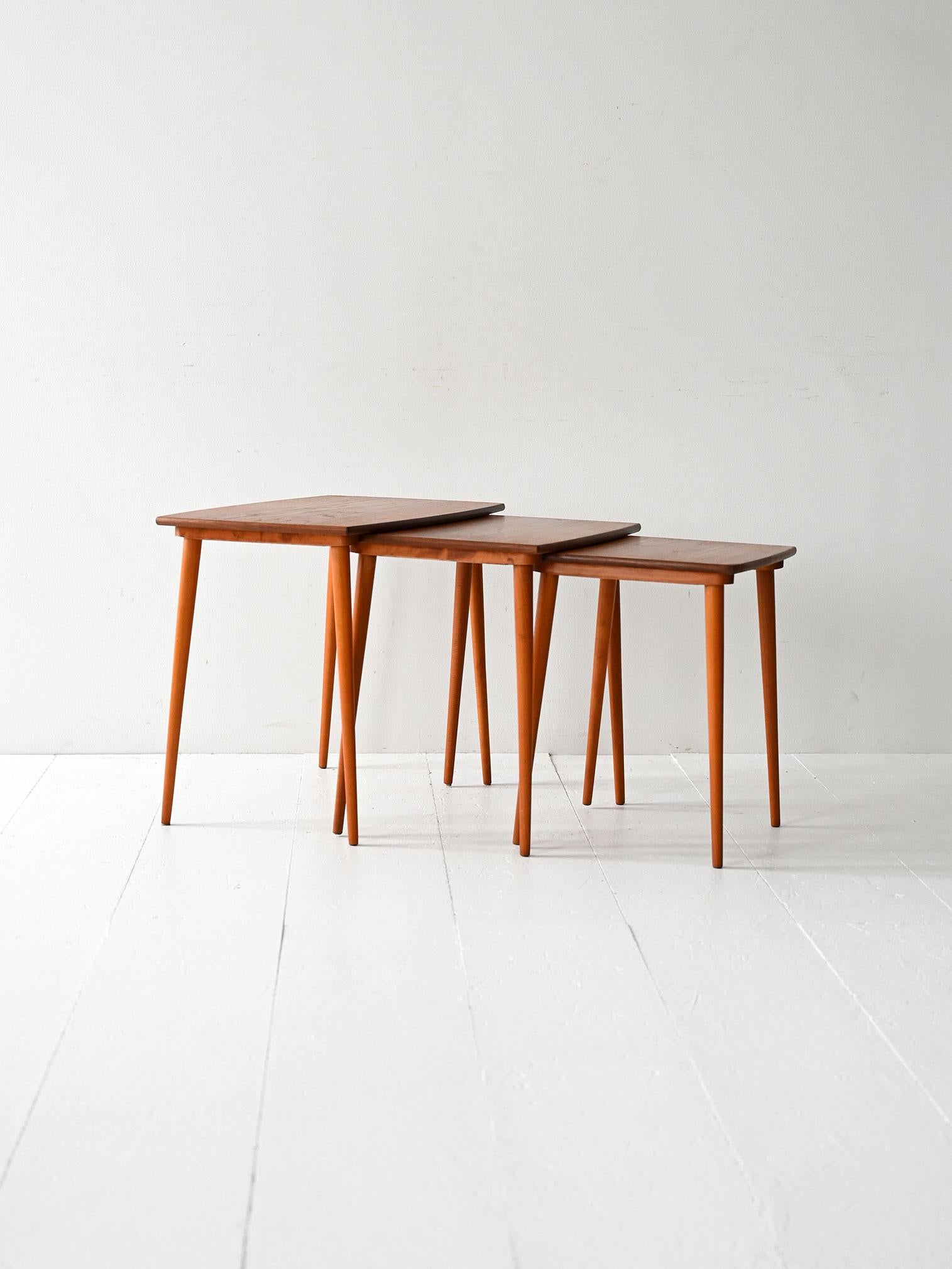 Scandinavian Modern Scandinavian slide-in coffee table For Sale
