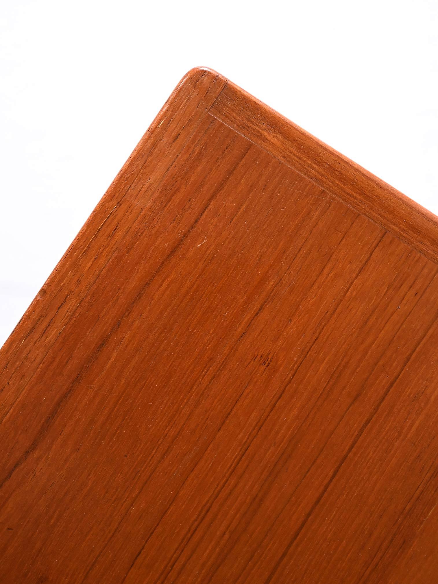 Table basse scandinave en teck des années 1950 - Table basse vintage Bon état - En vente à Brescia, IT