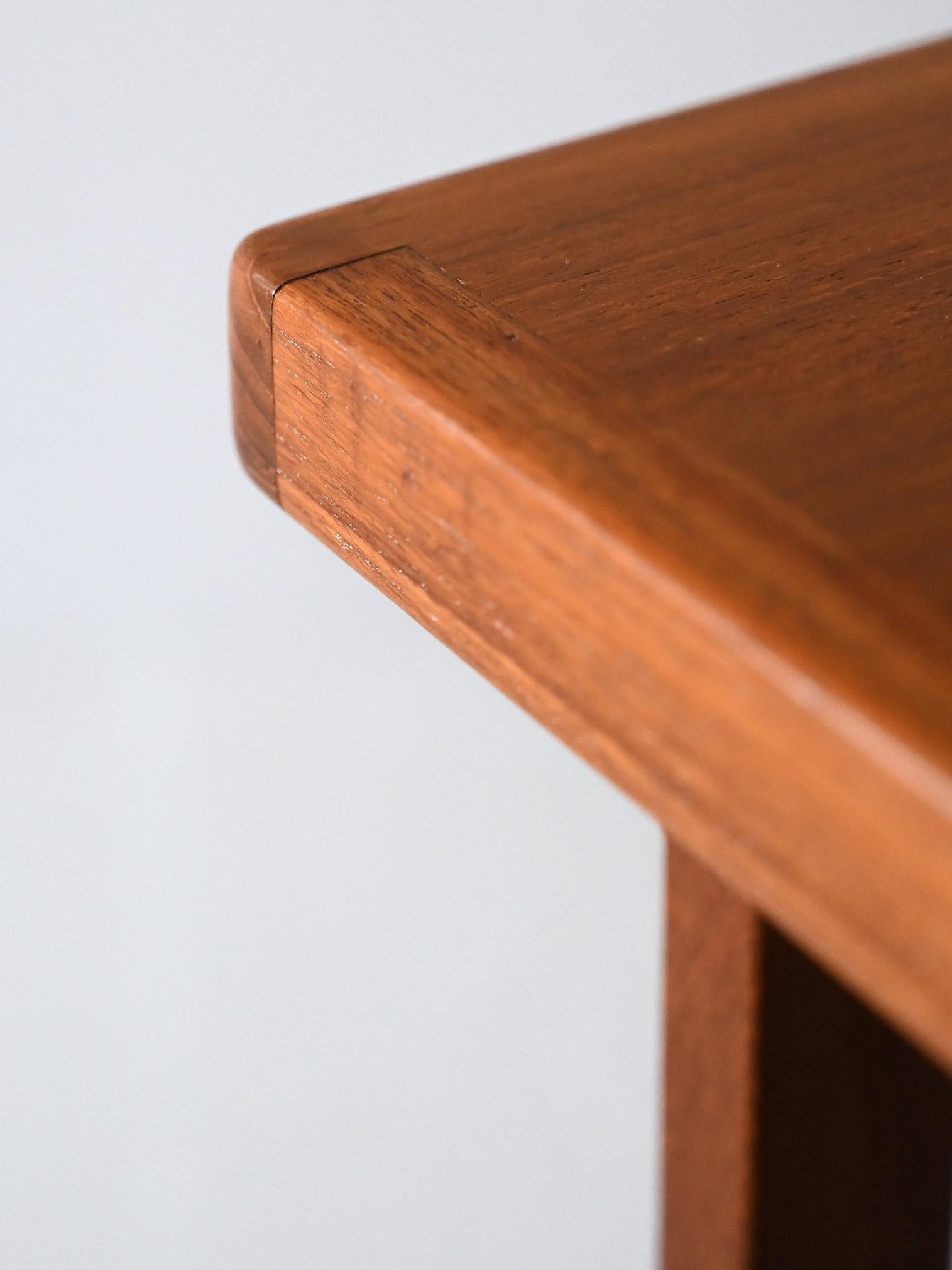 Teck Table basse scandinave en teck des années 1950 - Table basse vintage en vente