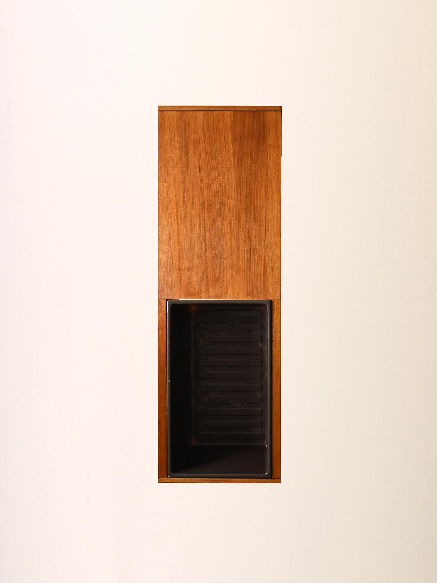 Teck Table basse en teck vintage scandinave des années 1960 avec support à fleurs en vente