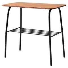 Coffee table scandinavo vintage con struttura in metallo
