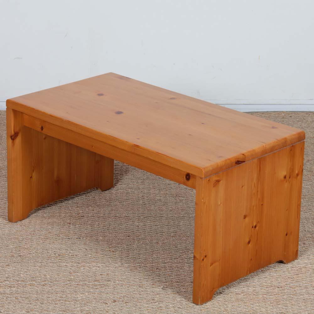 Coffee table, selected by Charlotte Perriand for Les Arcs, 1960 For Sale 1