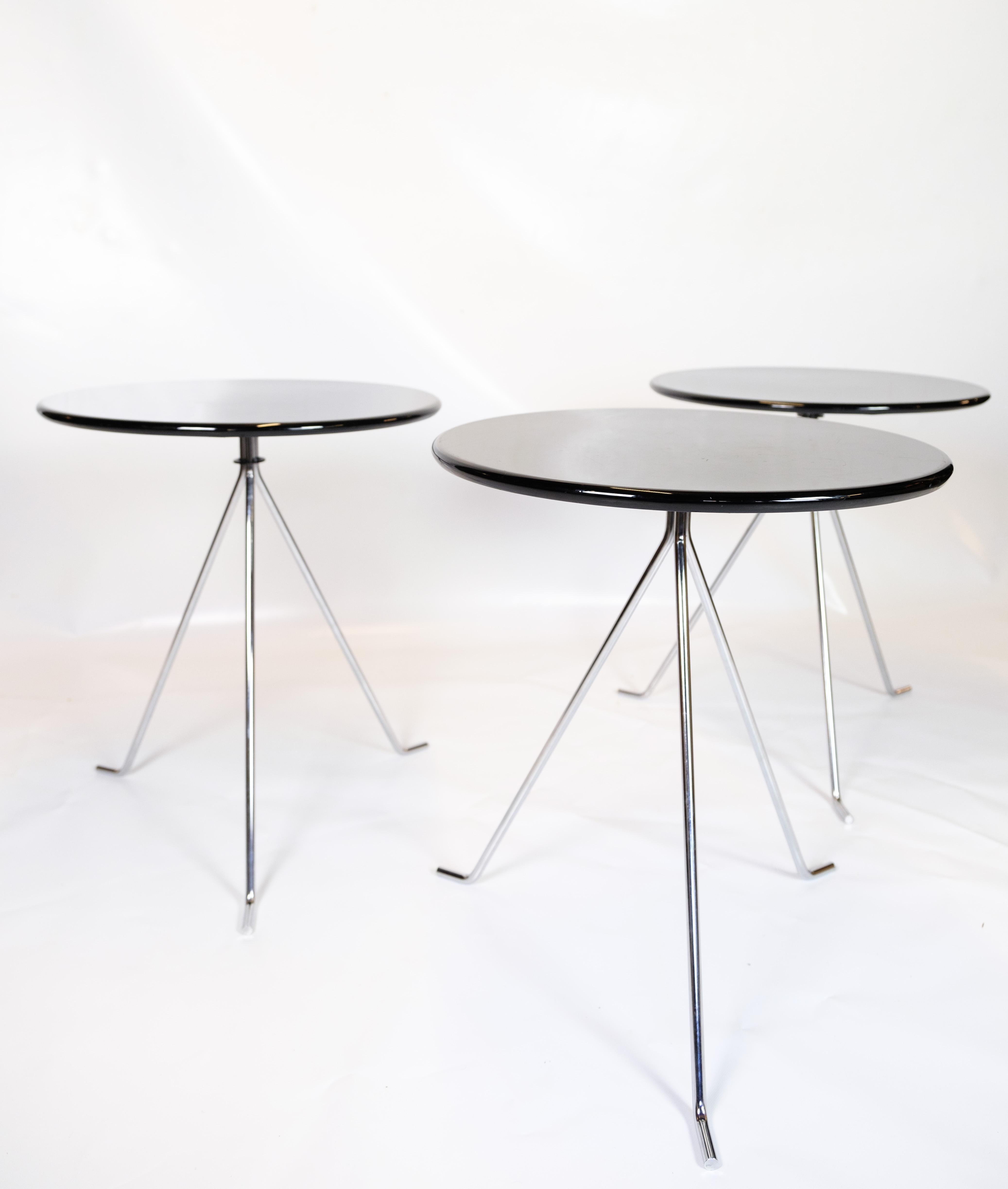 Coffee table set consisting of 3 small round tables with chrome legs  For Sale 3