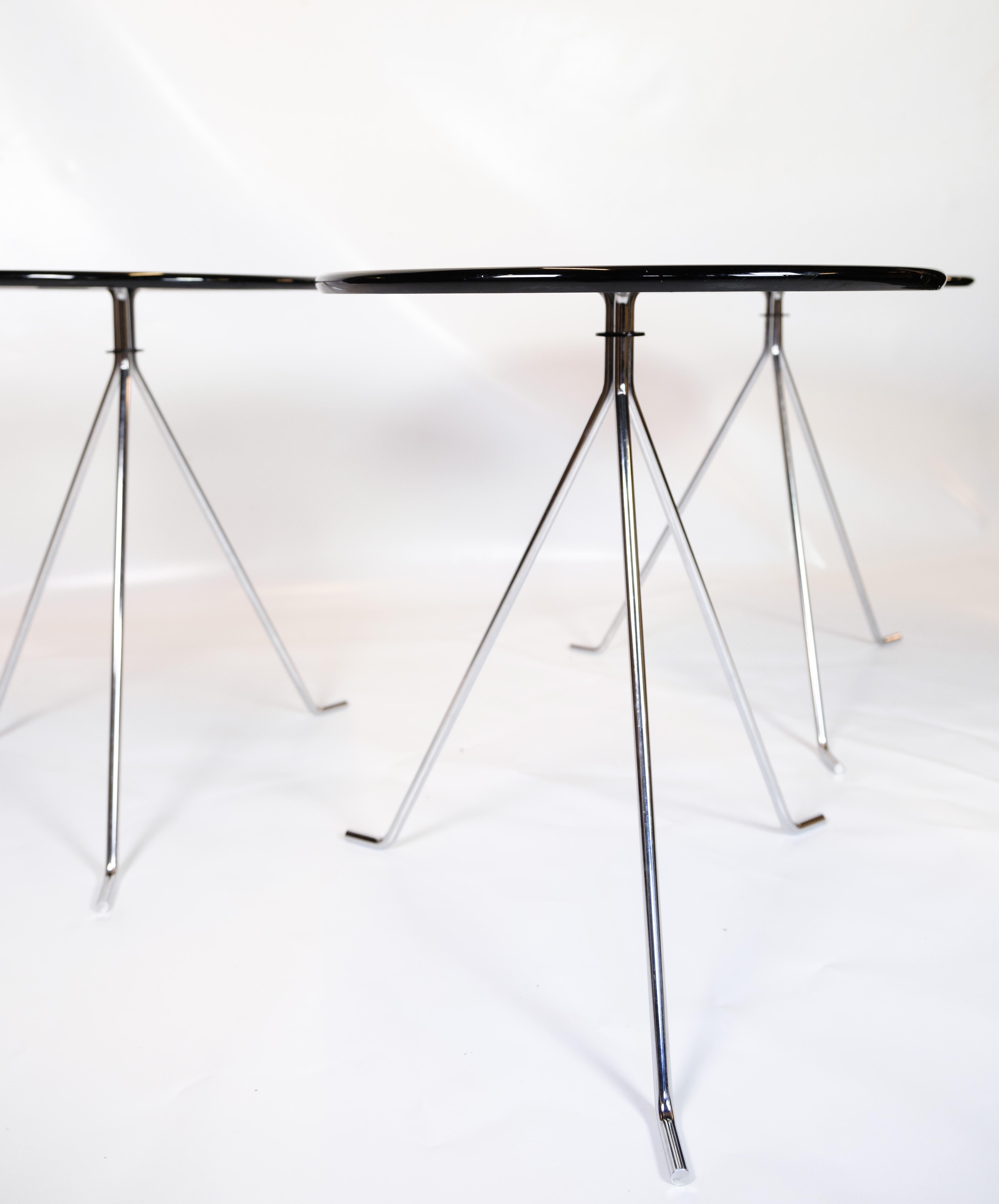 Coffee table set consisting of 3 small round tables with chrome legs  For Sale 4