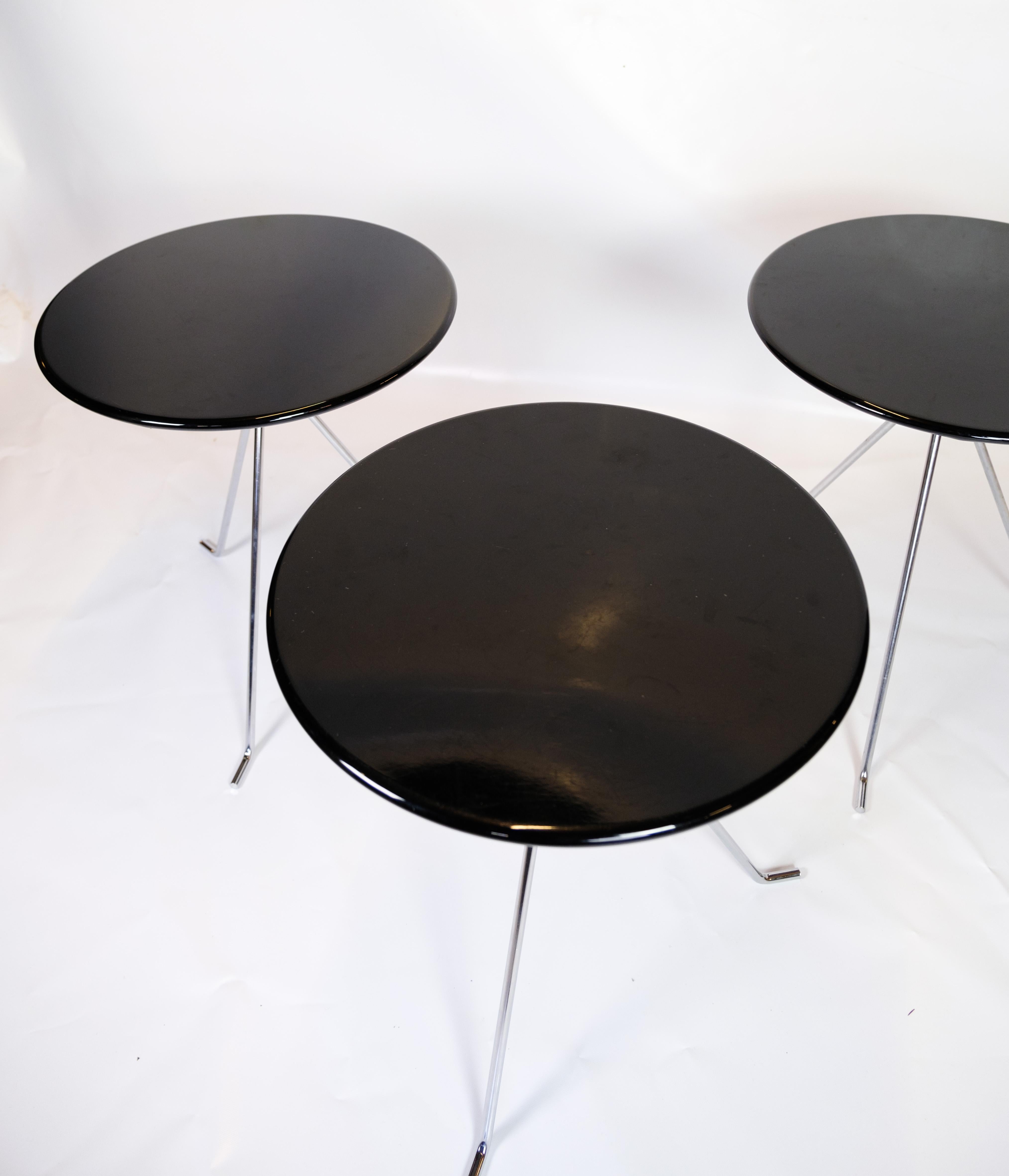 Coffee table set consisting of 3 small round tables with chrome legs  For Sale 2