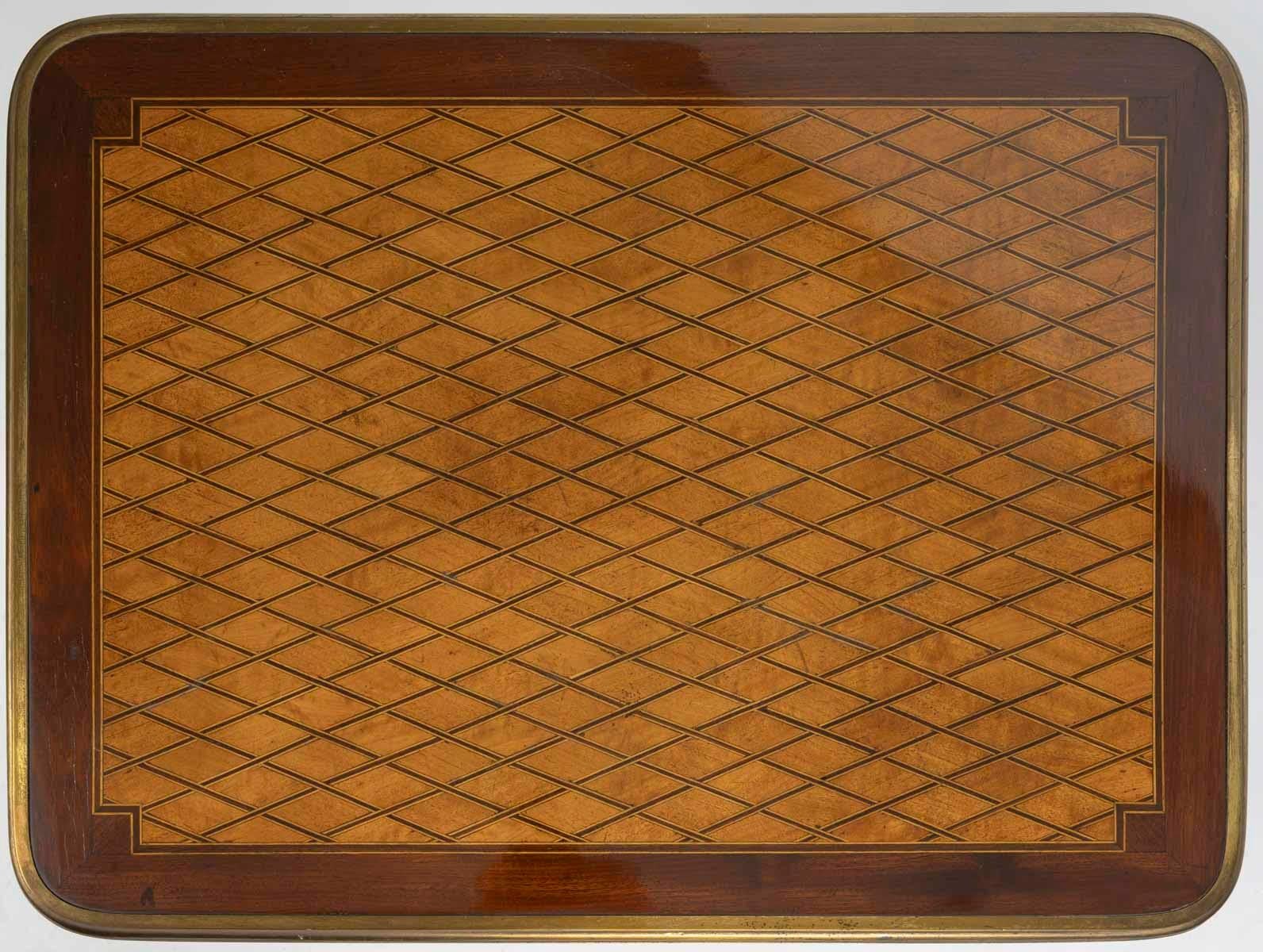 Coffee Table, Side Table, in Marquetry and Gilded Bronze, Napoleon III Period. en Bueno estado para la venta en Saint-Ouen, FR