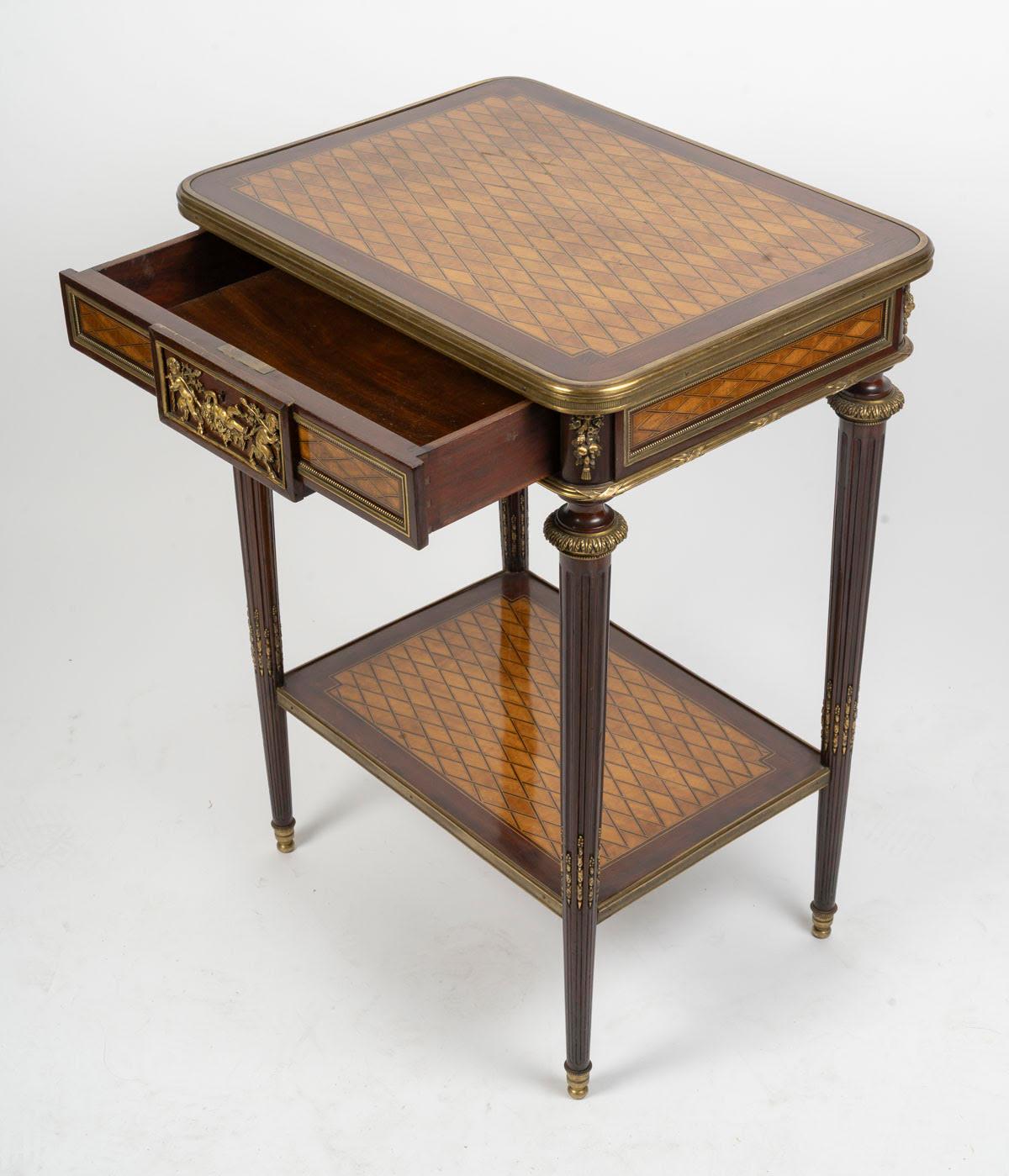 Coffee Table, Side Table, in Marquetry and Gilded Bronze, Napoleon III Period. siglo XIX en venta