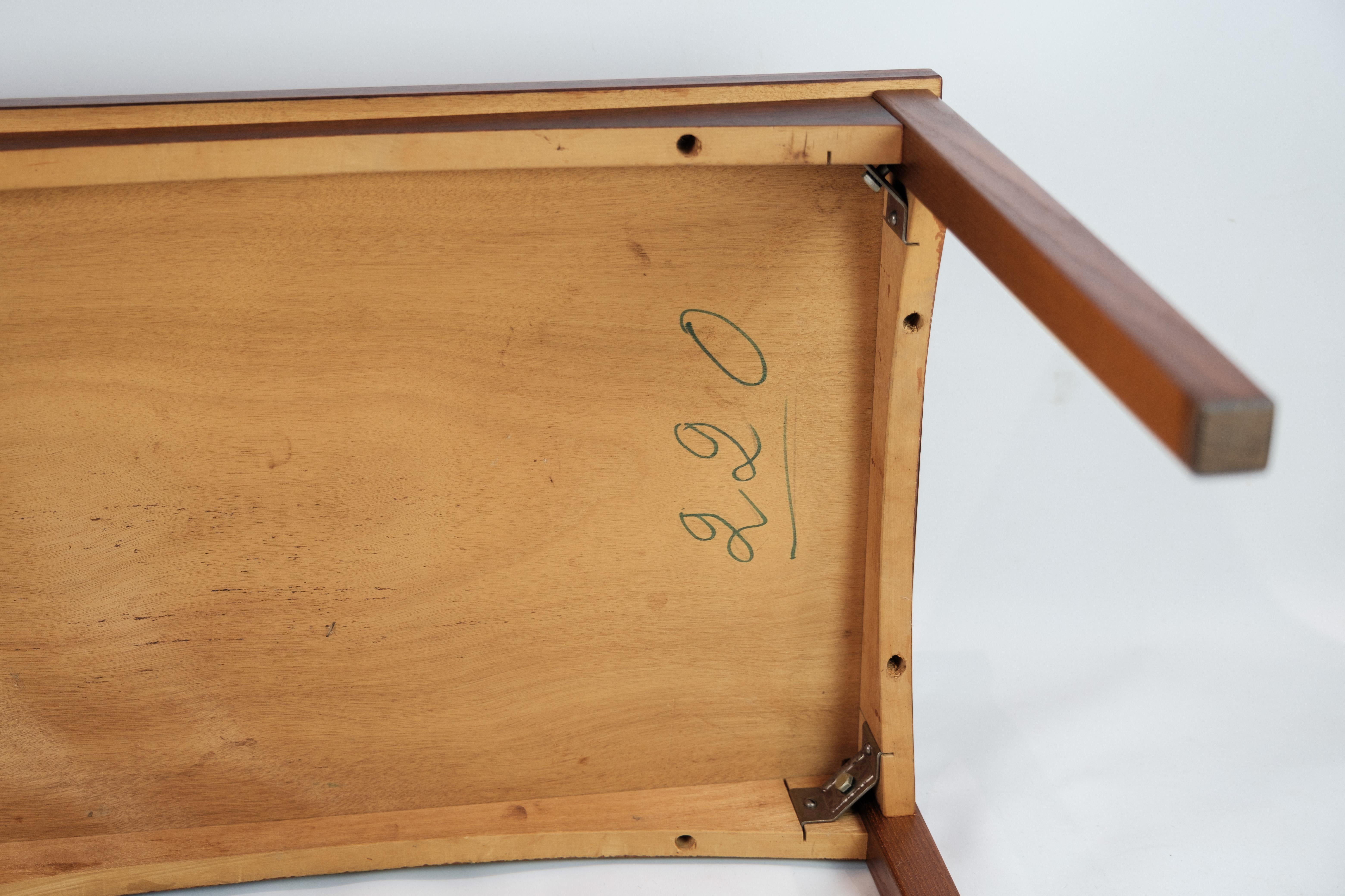 Table basse/table d'appoint fabriquée en bois de rose de Rio dans les années 1960 en vente 3