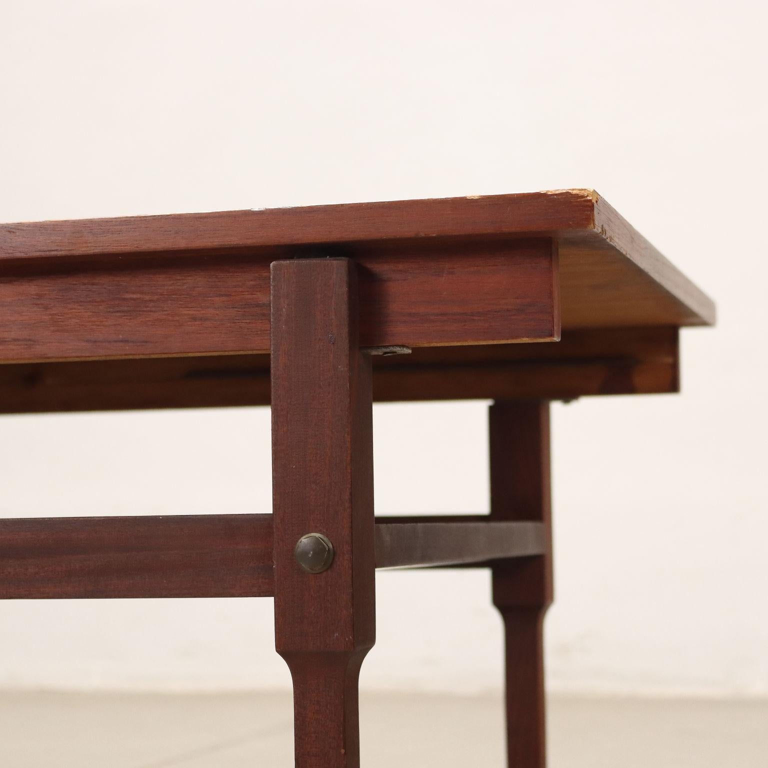 Mid-Century Modern Table basse en teck Italie des années 1960 en vente