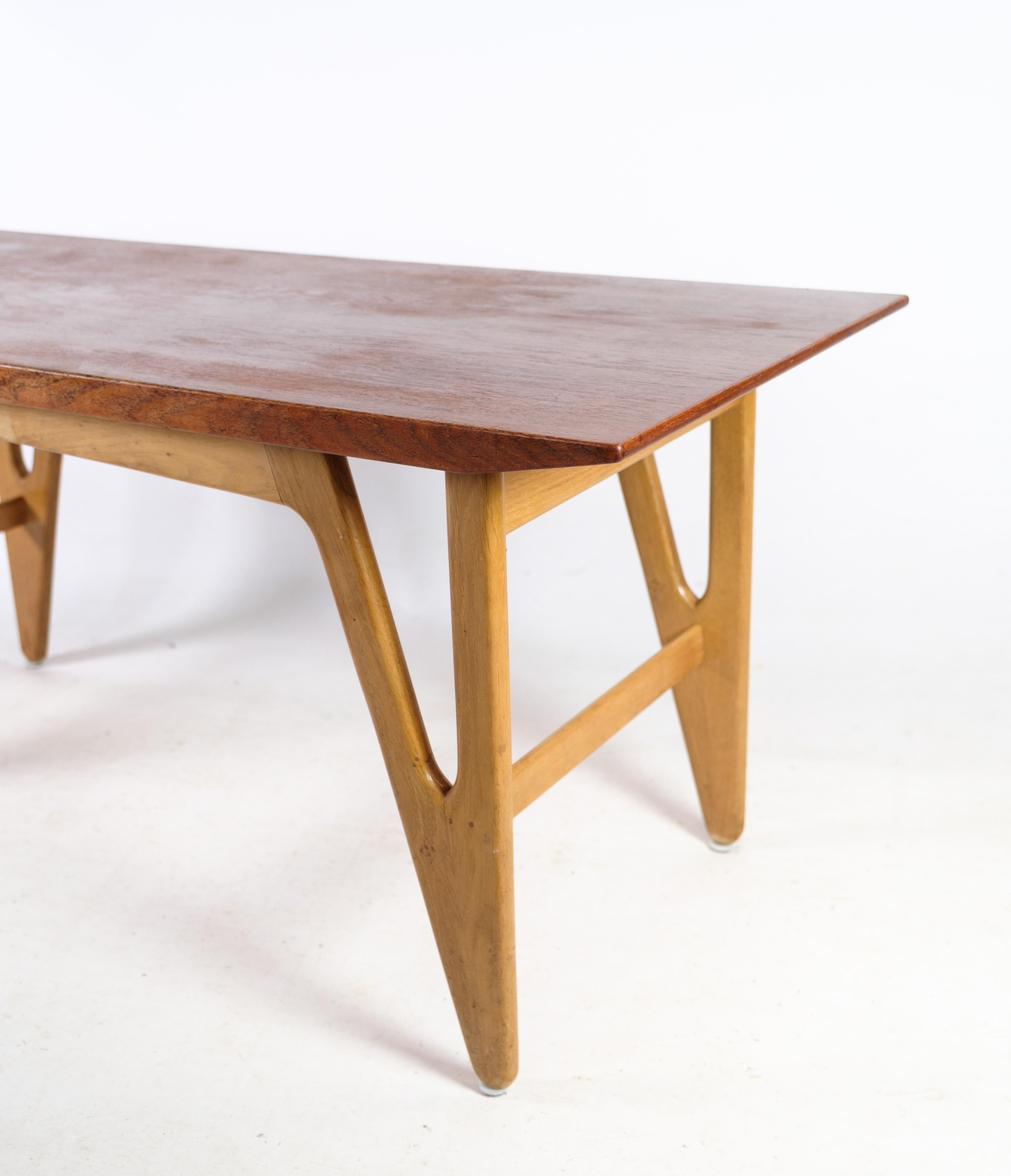 Mid-20th Century Coffee table Made In Teak & Oak, Danish design From 1960 For Sale