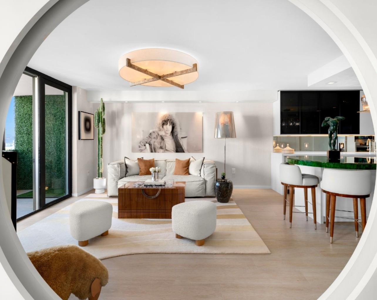 Couchtisch-Tischtruhe von Serge De Troyer im Angebot 1