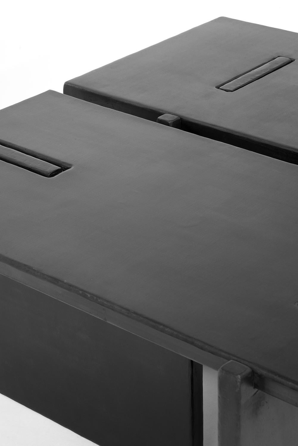 Couchtisch Unique Organic Black Modern/Contemporary Waxed Steel (21. Jahrhundert und zeitgenössisch) im Angebot