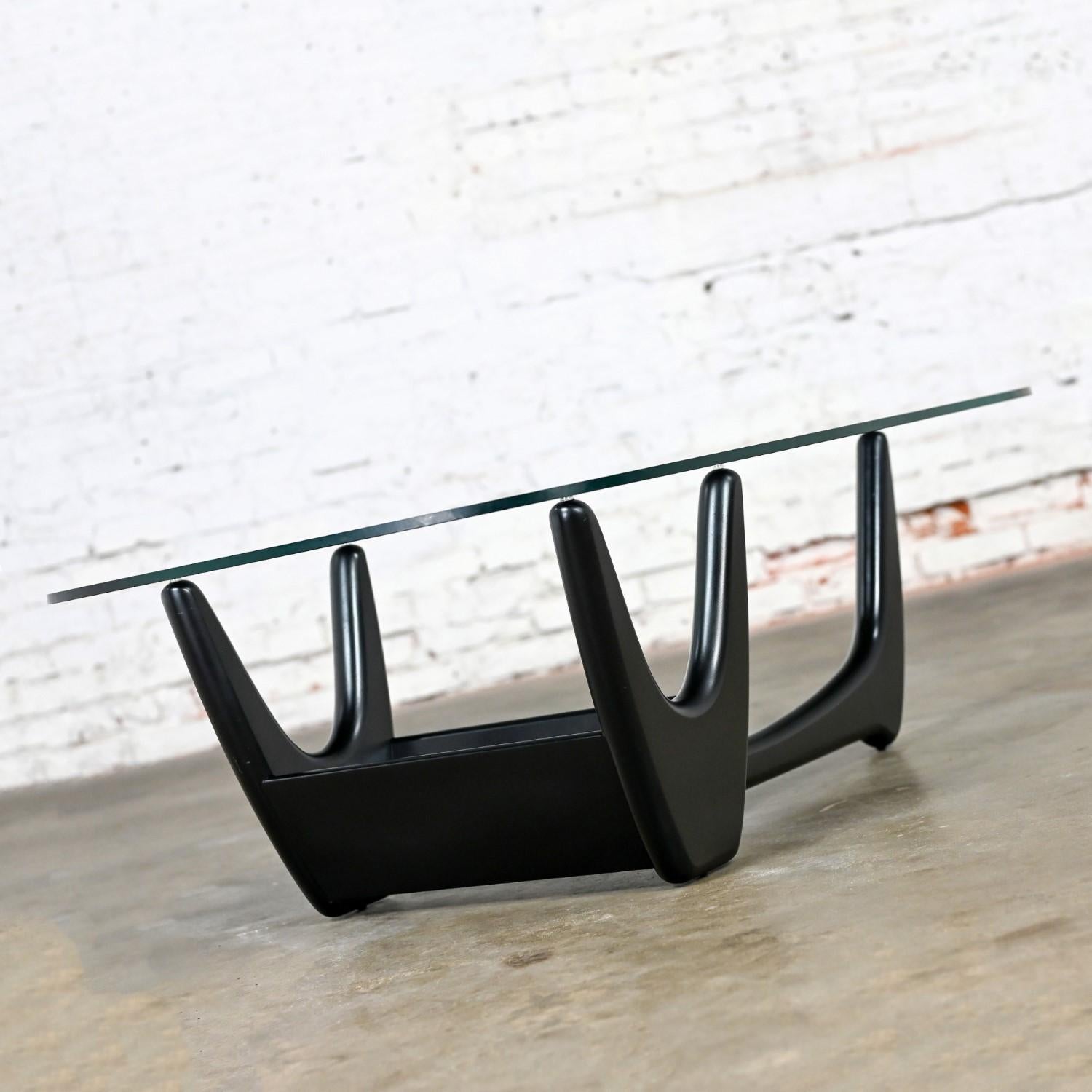Coffee Table w/Black Base & Biomorphic Glass Top Style Kroehler Pearsall or Tonk For Sale 3